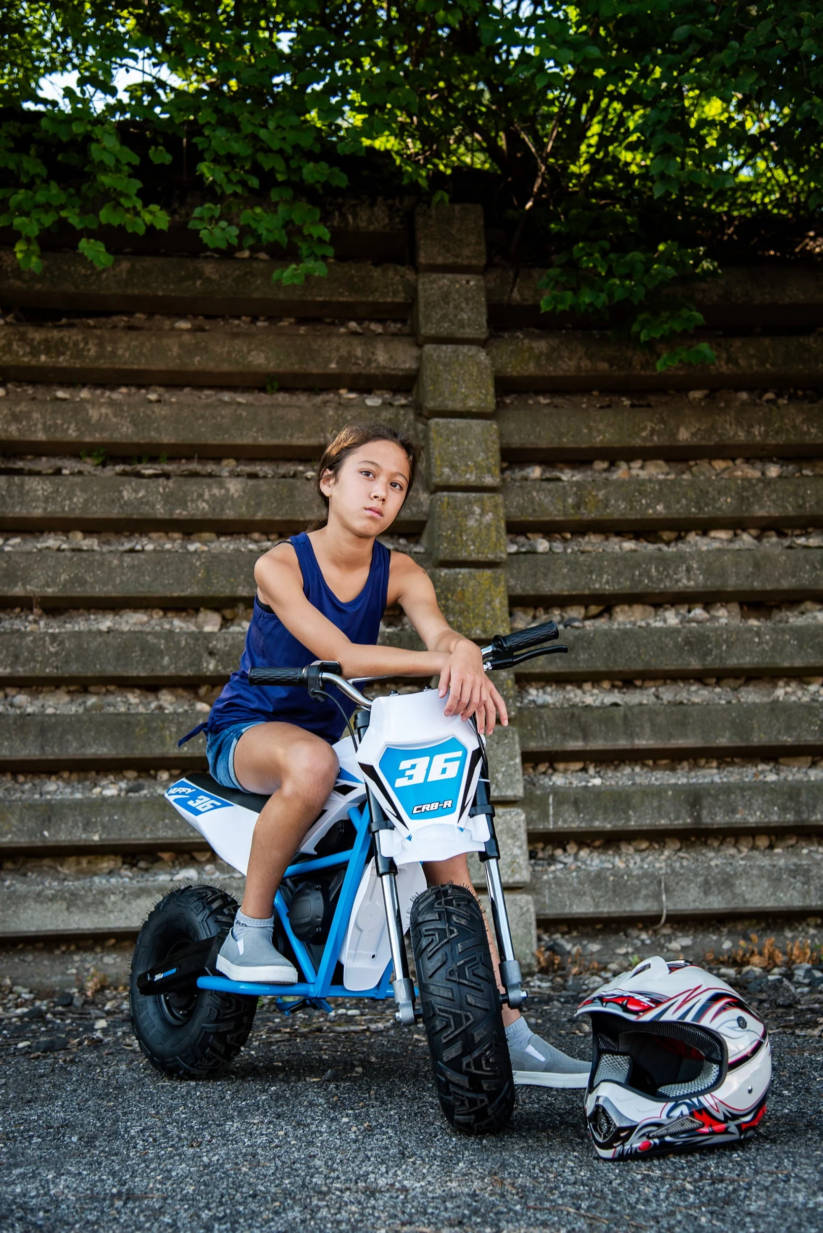 CR8-R 36-volt Electric Mini Bike, White - Image 6