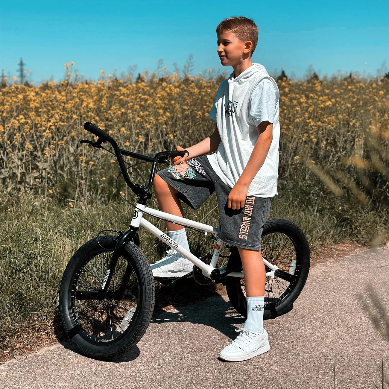 20 in Kids BMX Bike Freestylefor Age 6-14 Years Old Boys Girls with 4 Pegs,Black with Red Tires(Black with Red Tires(With Pegs)/20") - Image 6