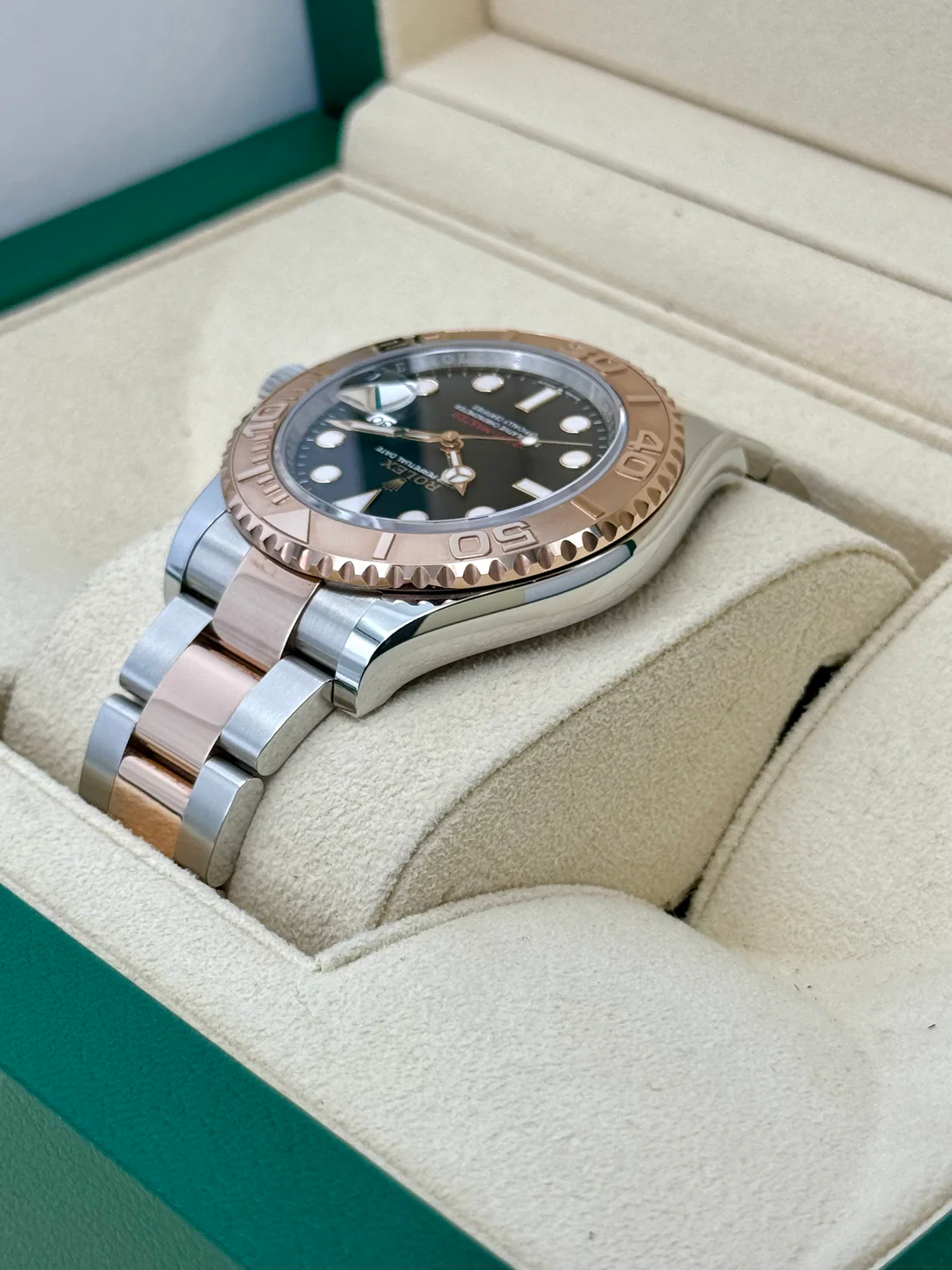 [Super Clone]RLX Yacht-Master 37mm Steel and Everose Gold Watch - Black Dial - Oyster Bracelet 268621