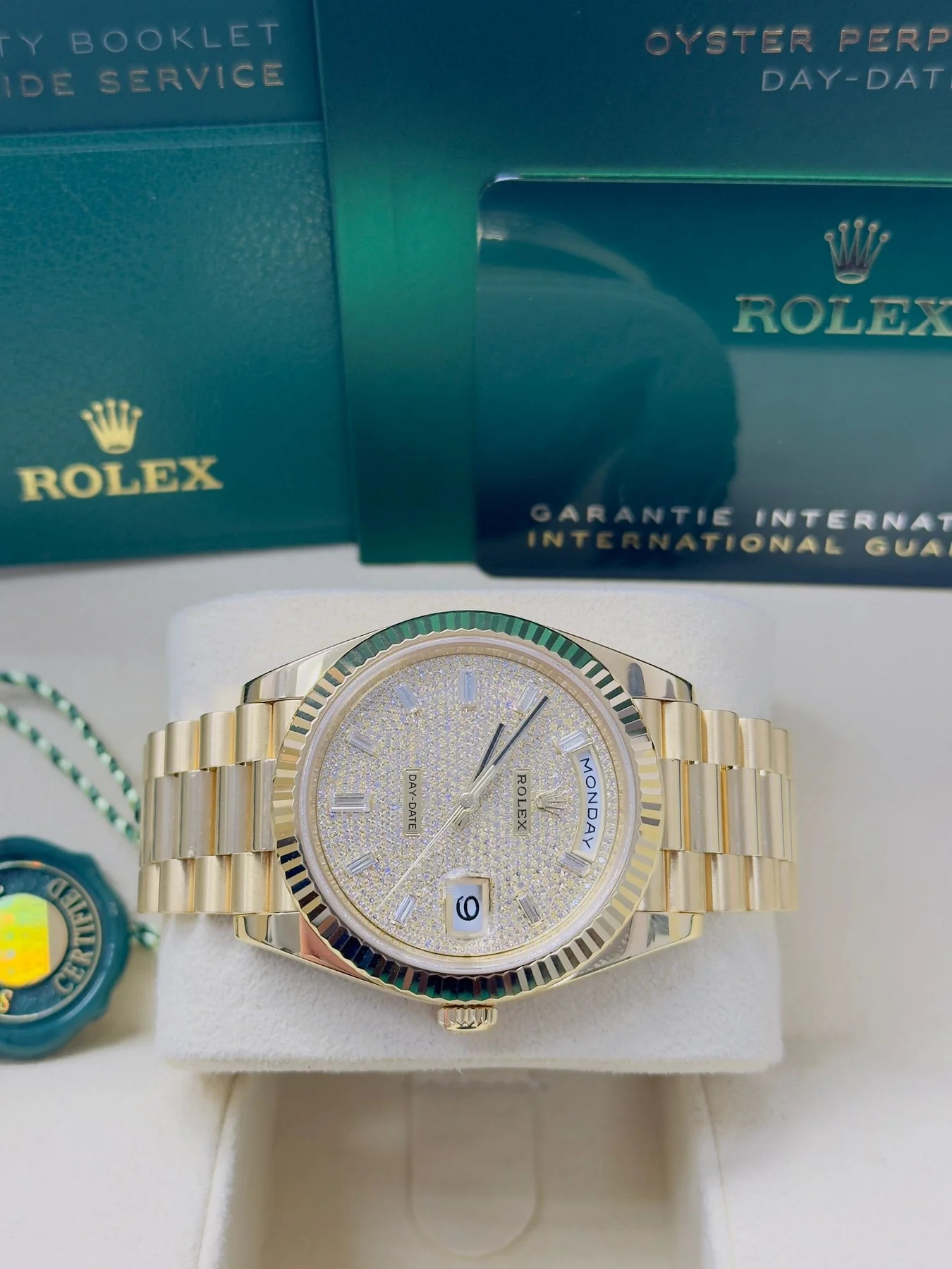 [Super Clone]RLX Yellow Gold President Day Date 40mm Diamond Pave Dial - 228238