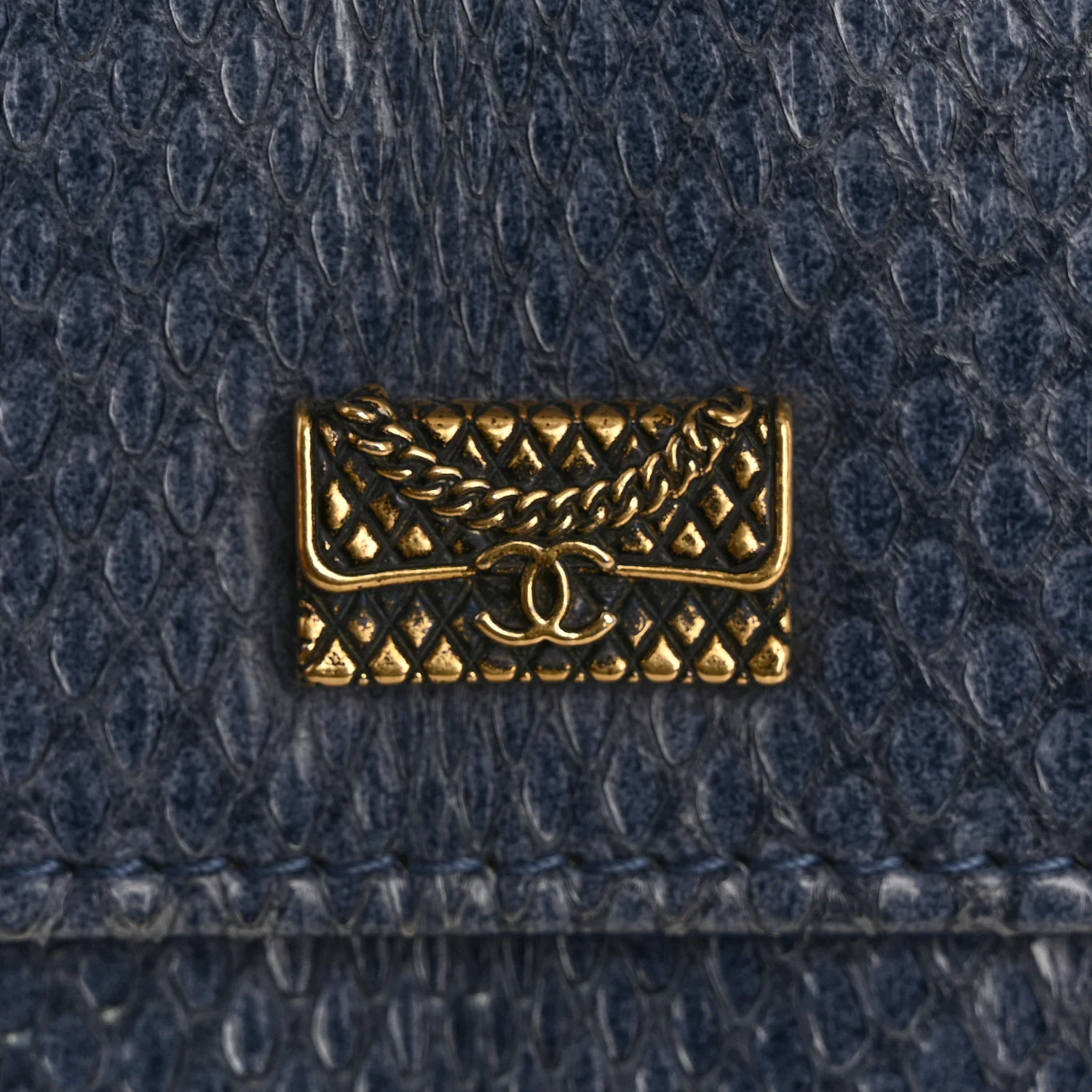 Snakeskin Wallet On Chain WOC Blue