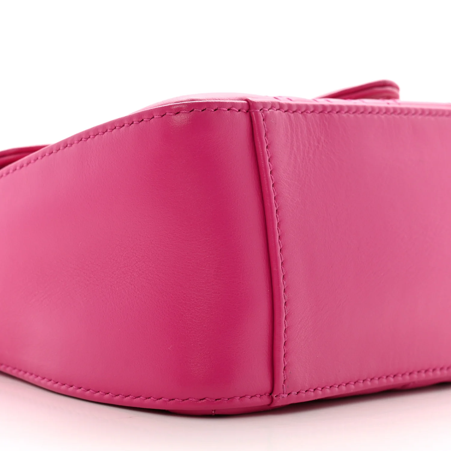 Calfskin Matelasse Monochrome Mini GG Marmont Top Handle Shoulder Bag Classic Fuxia