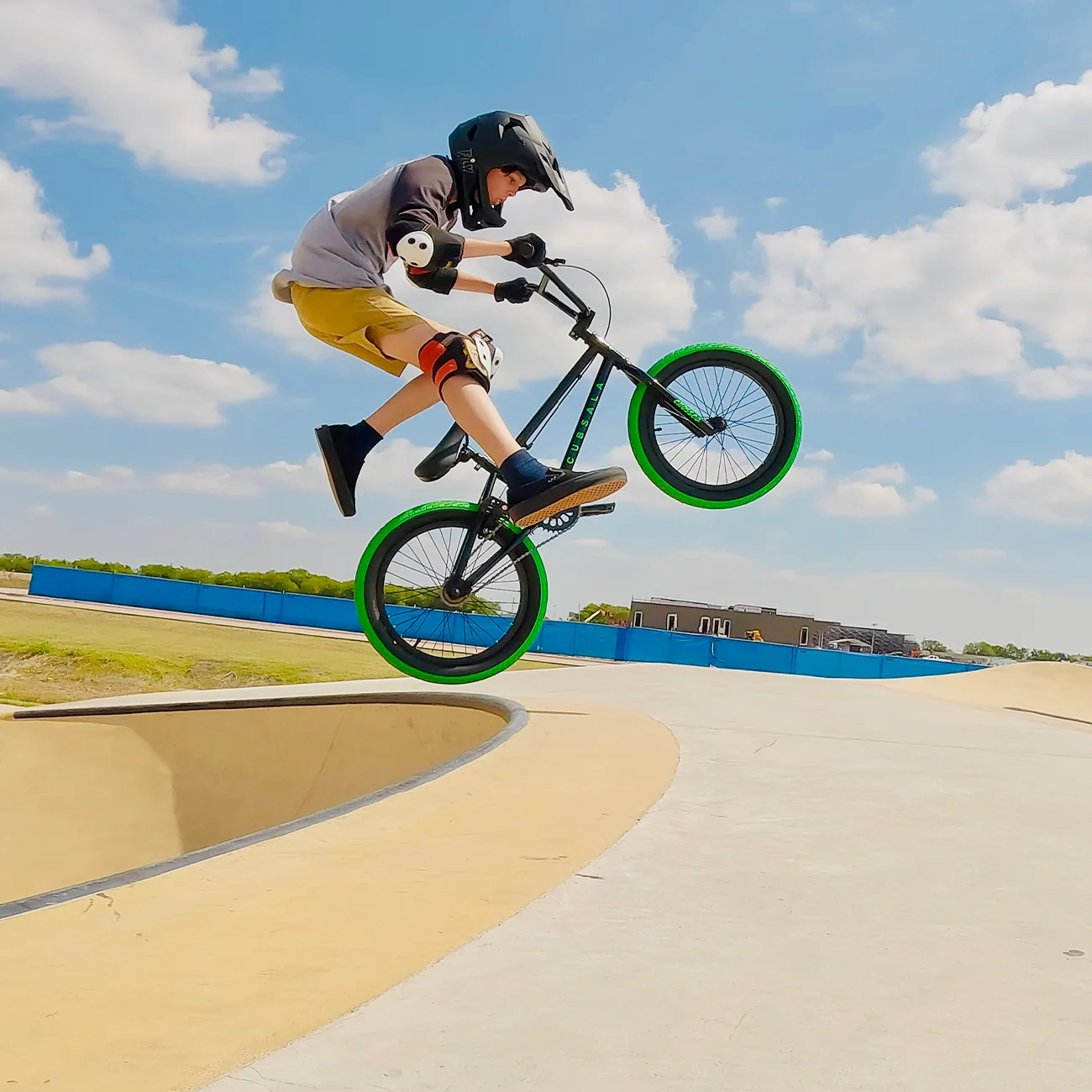 20 in Kids BMX Bike Freestylefor Age 6-14 Years Old Boys Girls with 4 Pegs,Black with Red Tires(Black with Red Tires(With Pegs)/20") - Image 8