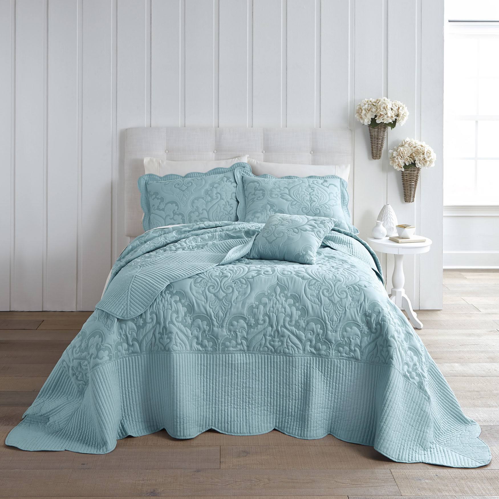 Amelia Bedspread by BrylaneHome in Seaglass (Size Twin)