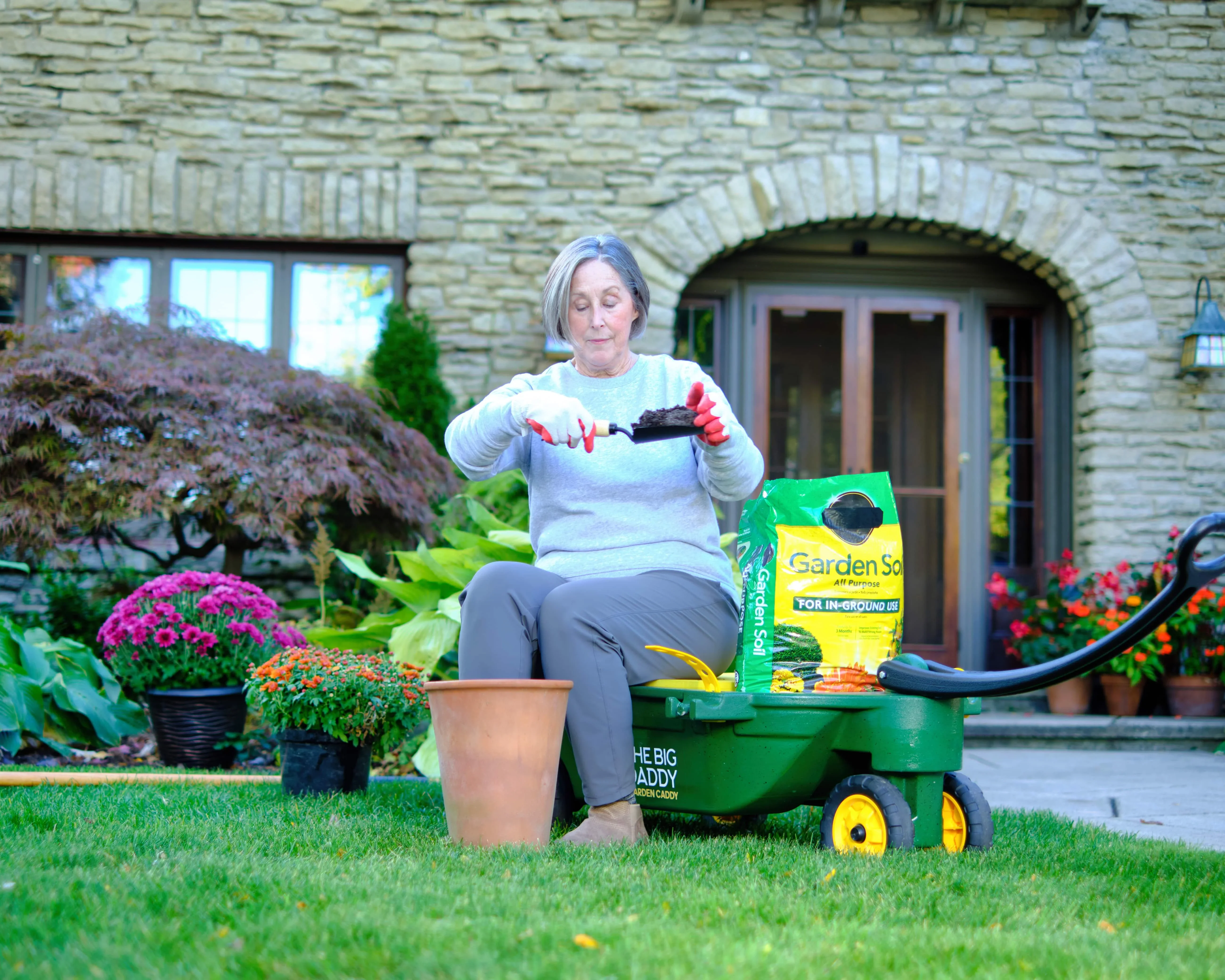 Big Daddy Multi-Function Garden Cart with Low Density Polyethylene