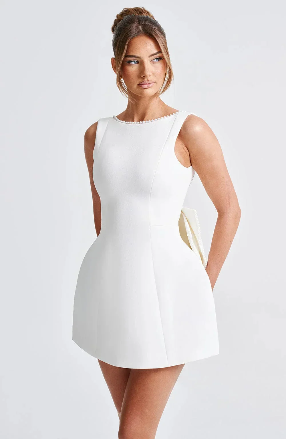 Robe de cocktail pour femme à dos noué