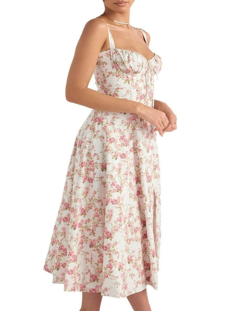 Robe moulante bustier à fleurs et taille découverte
