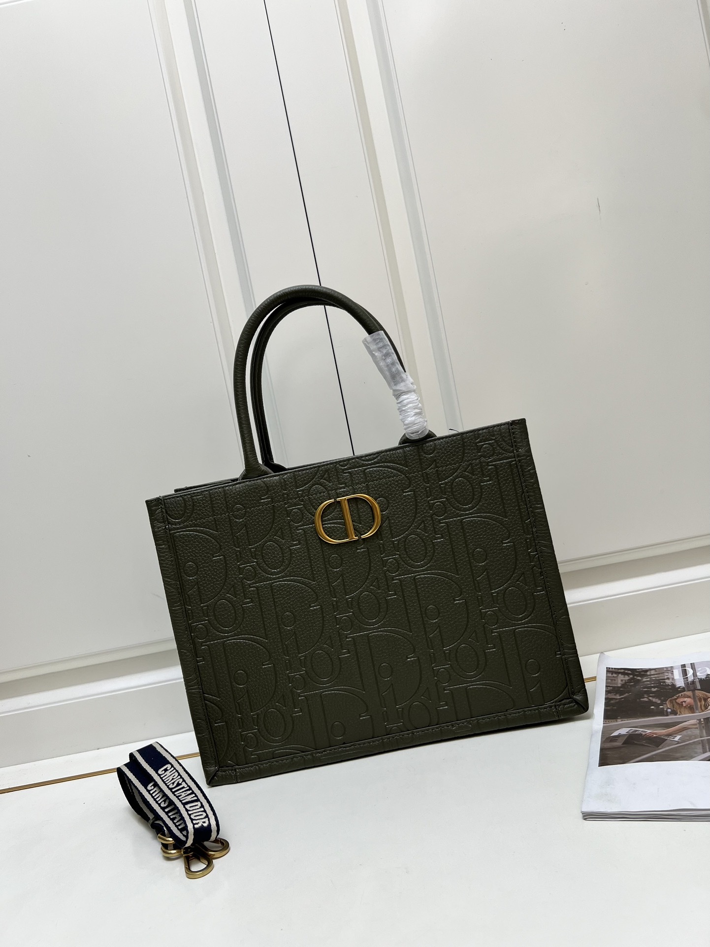 D new arrival book tote bag size: 36.5*28*17.5cm top quality
