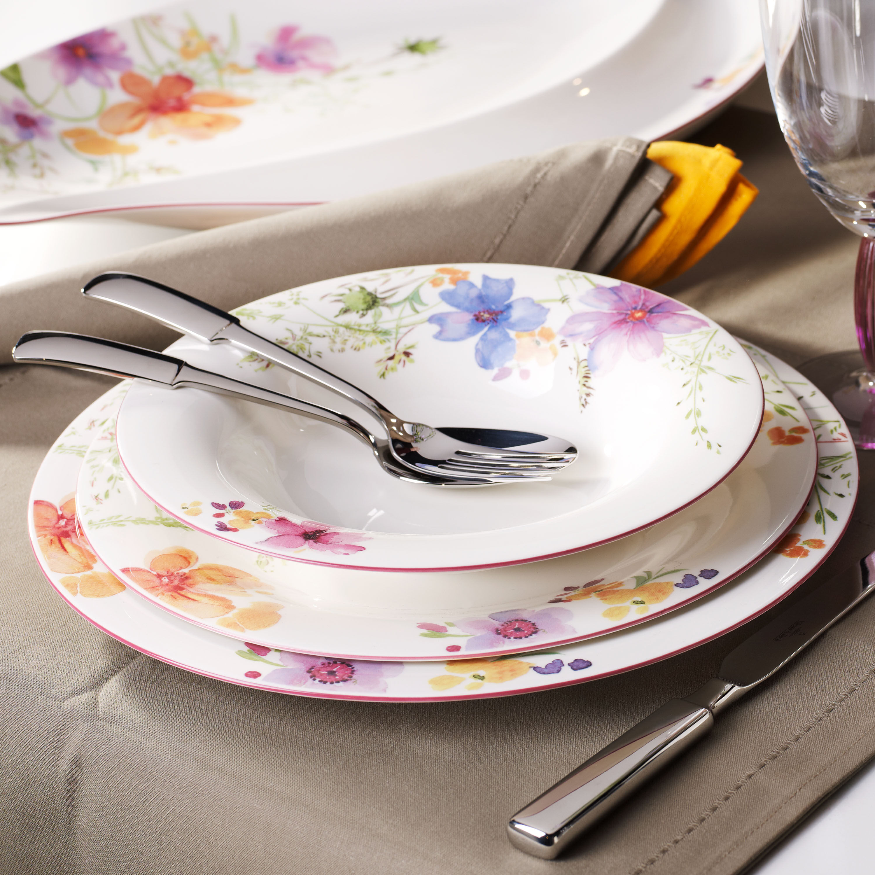 Mariefleur Dinner plate - Multi-colored, 10.6'', Premium Porcelain