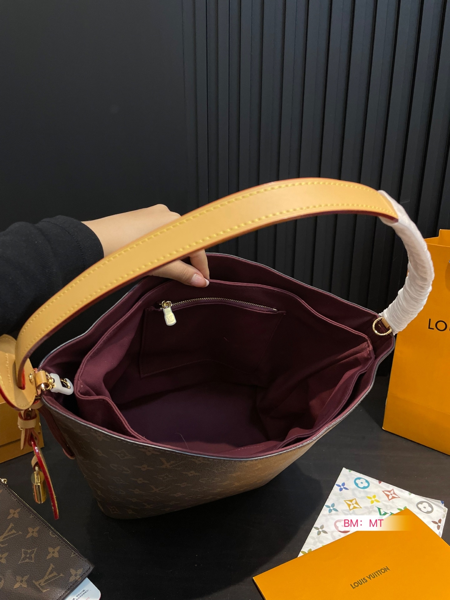 Louis new arrival ALL IN BB hobo bag size:26*30 cm