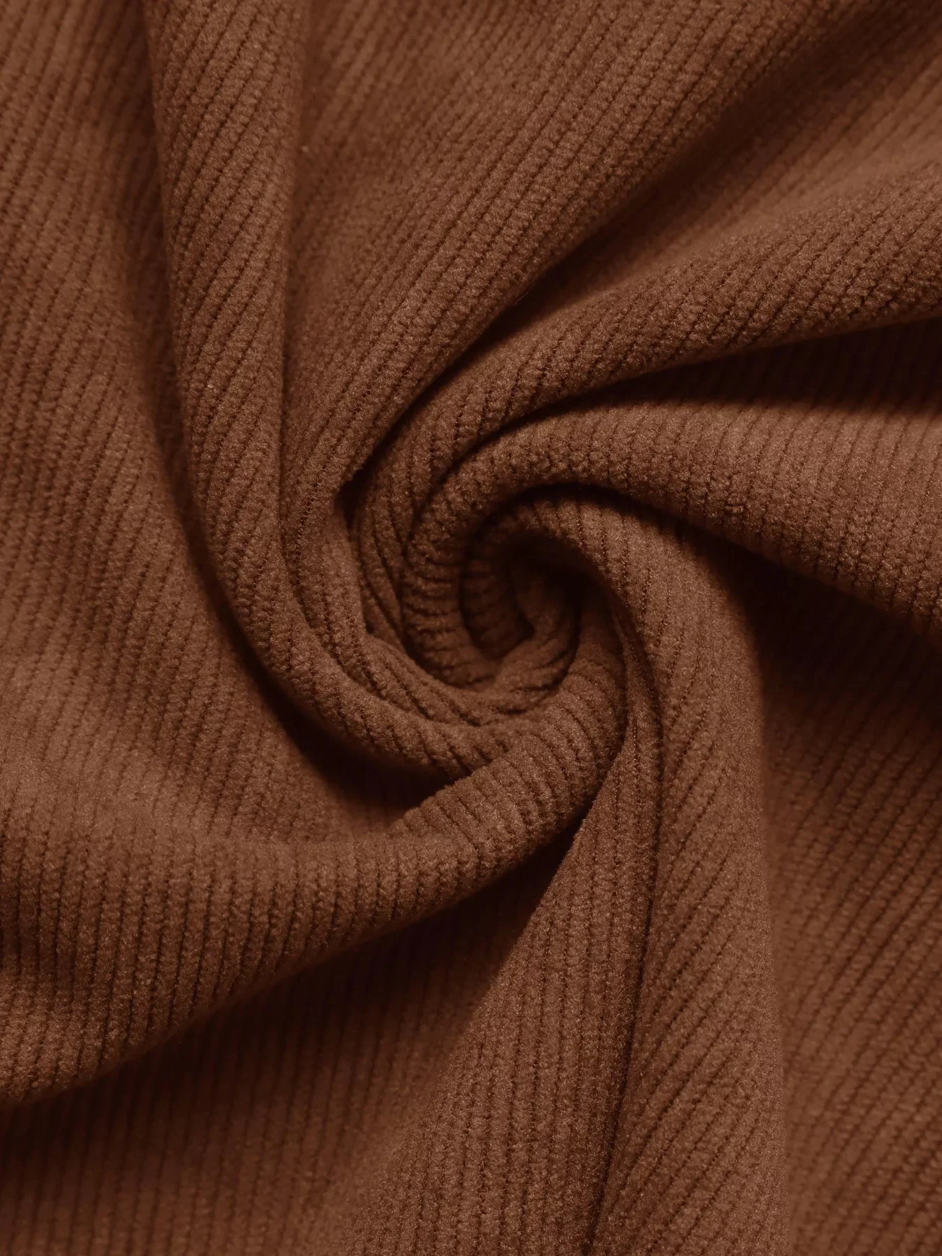 Robe mi-longue à manches longues avec boutons sur le devant