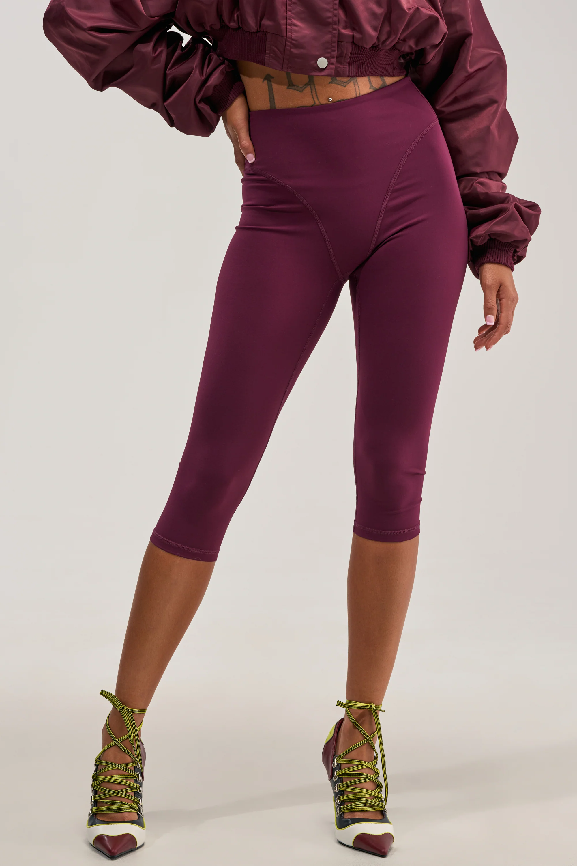 EASY ENOUGH CAPRI - Akira Store