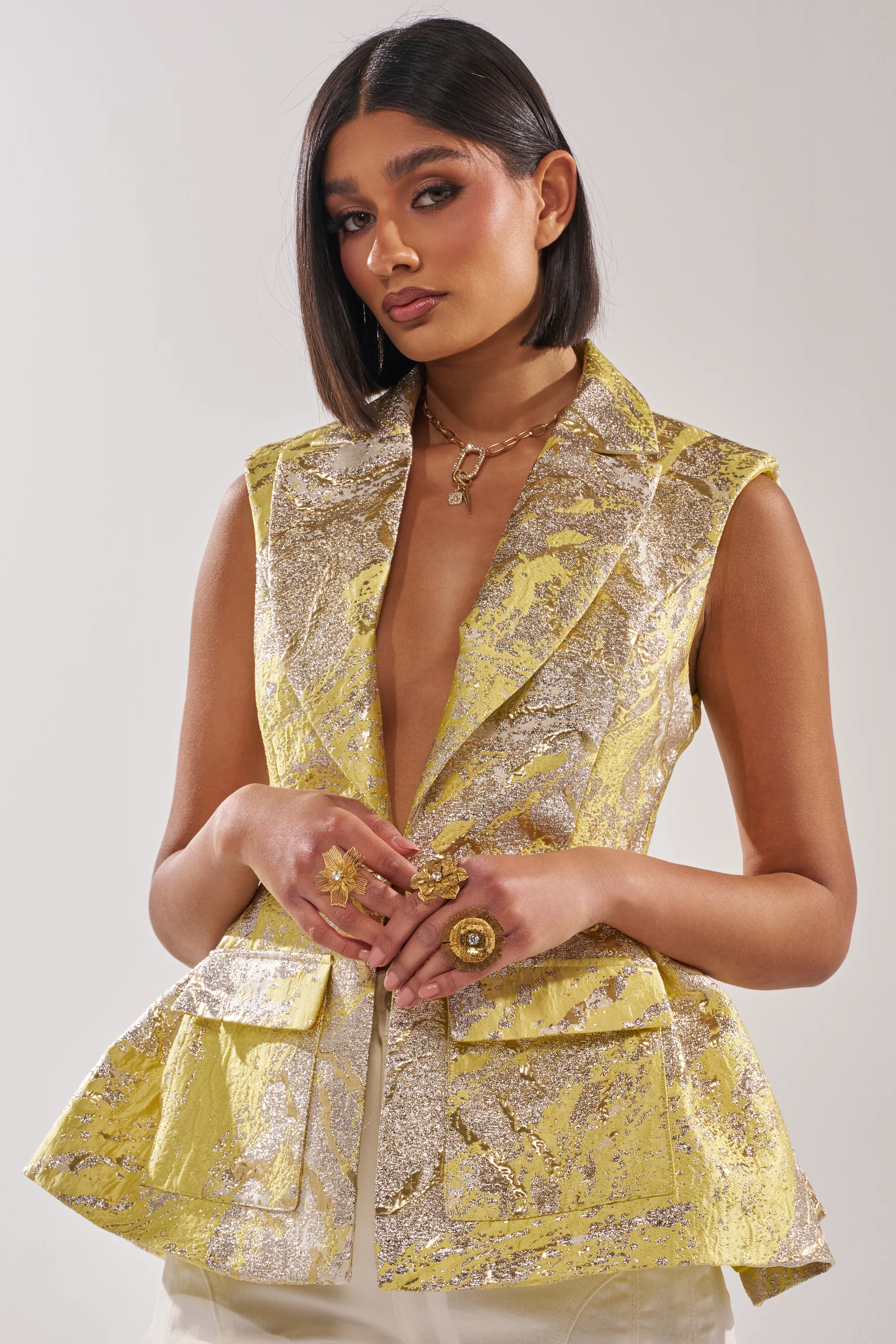 NAOMI BLAZER VEST IN BROCADE - Akira Store