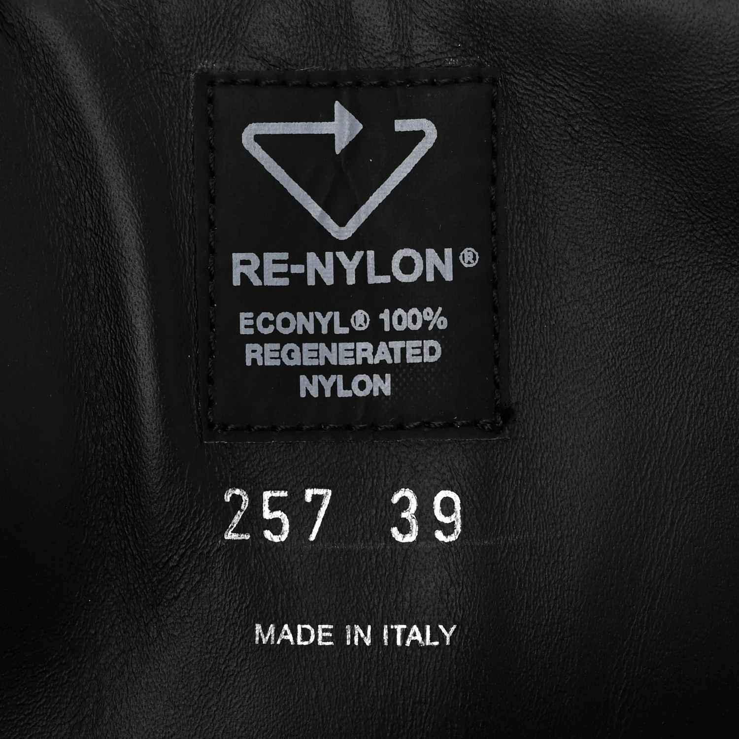 Spazzolato Rois Re-Nylon Metal Triangle Logo Monolith Pouch Pocket 55mm Tall Combat Boots 39 Black
