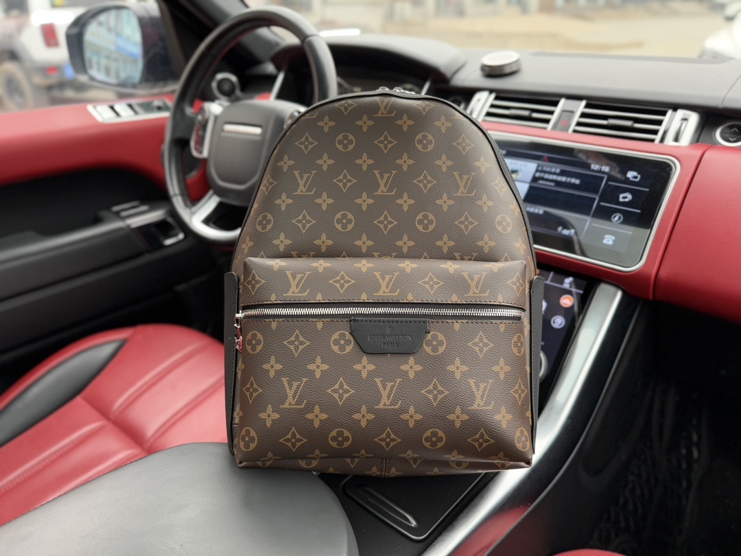 Louis new arrival Discovery men backpack bag size??31*41*17 cm