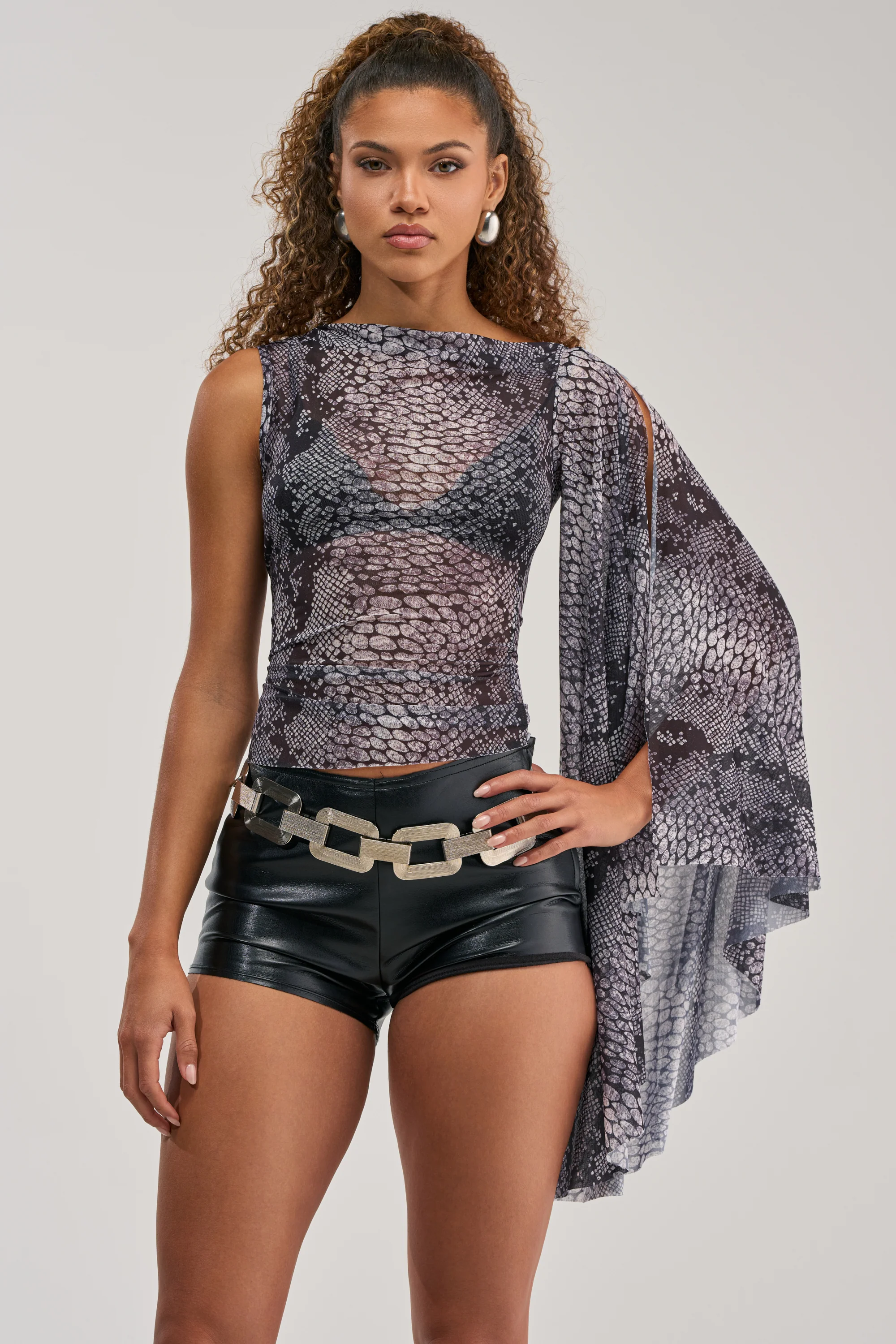 SNAKEBITE ONE-SLEEVE TOP - Akira Store