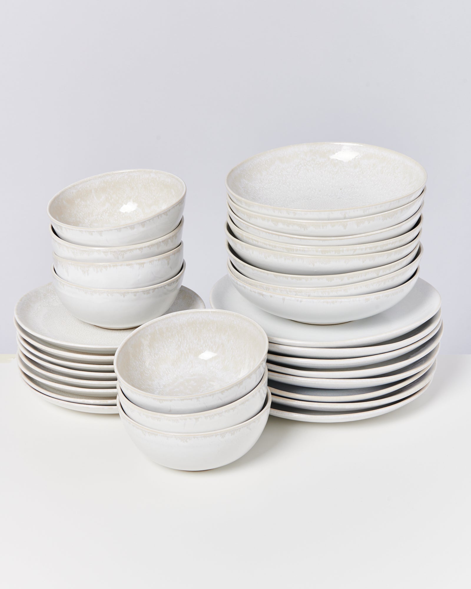 AMADO - TABLEWARE SET CLASSIC WHITE 32 PIECES