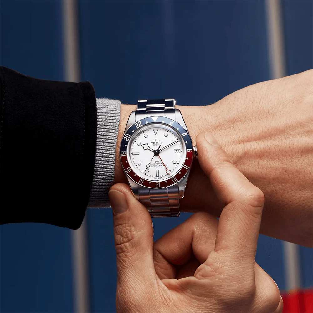 【Super Clone】TUDOR Black Bay GMT 41mm White Dial & Red/Blue Bezel Bracelet Watch M79830RB-0010