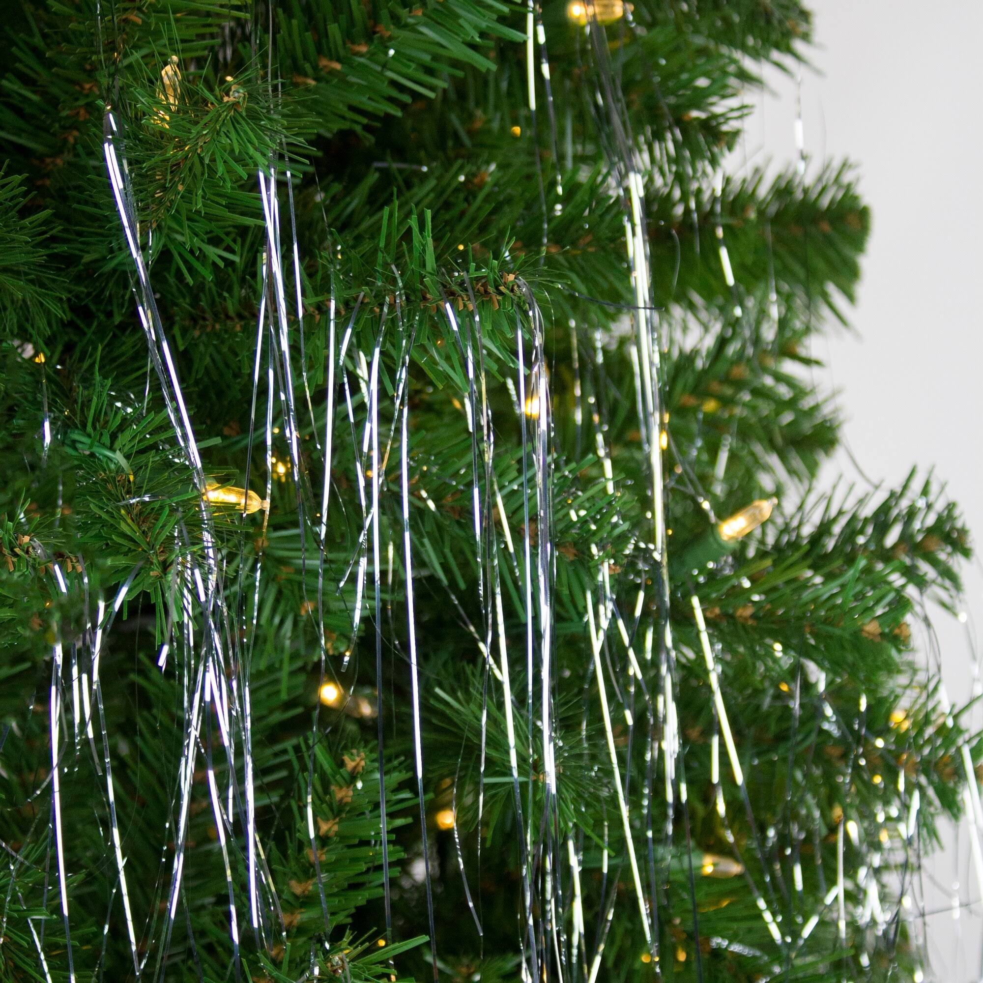 Northlight 1000ct Silver Tinsel Icicle Strands - 18