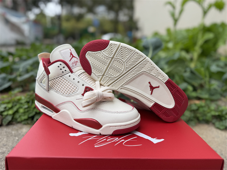 Air Jordan 4 Retro Valentine's Day