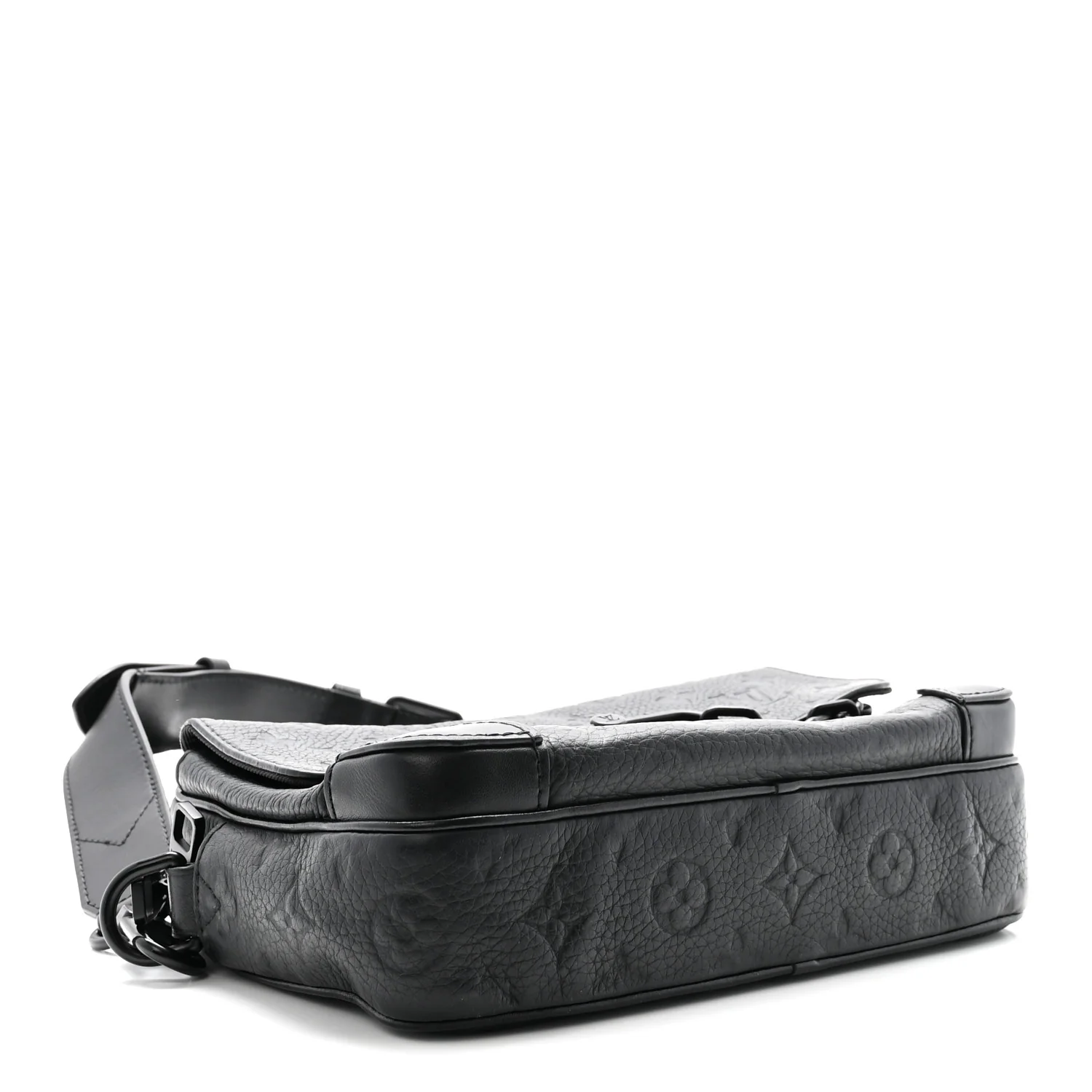 Taurillon Monogram Steamer Messenger Black