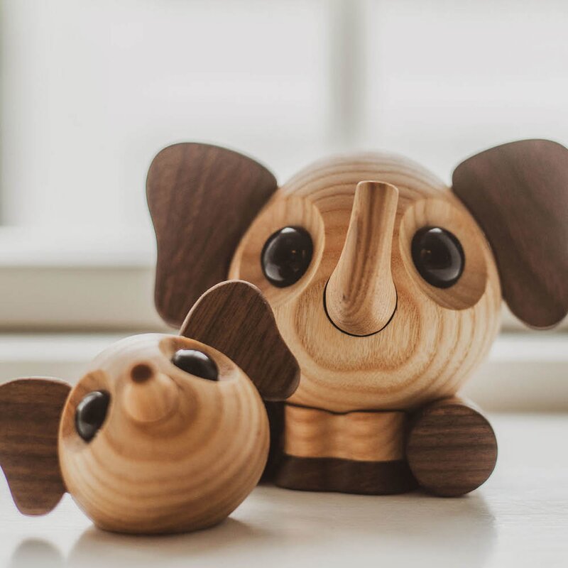 Louis elefant trefigur 5 cm valnøtt/ask