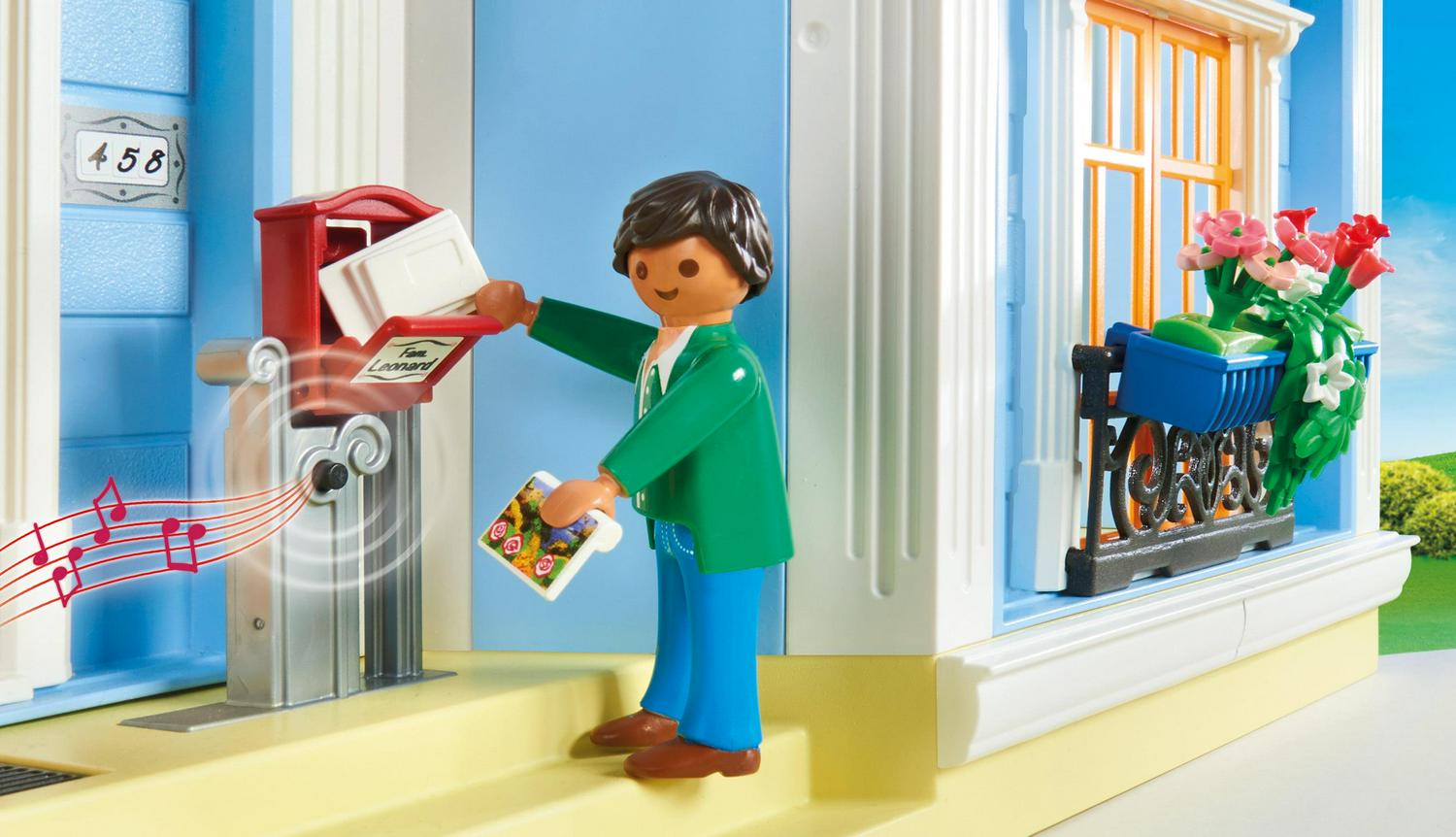 Large Dollhouse. Recommended for ages 4 years and up - Image 4