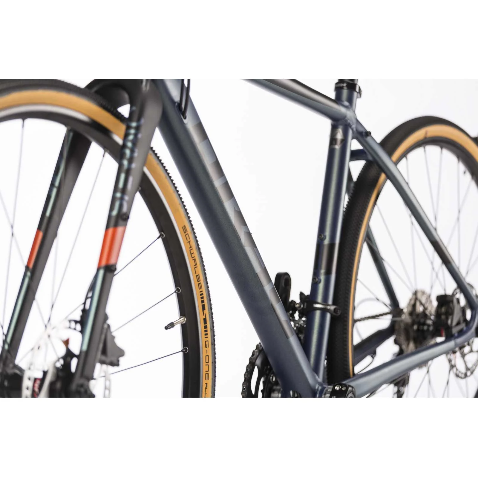 28 Inch Heren Gravel Bike STERRATO 7.0 Fiets 2 x 10 Versnellingen Shimano GRX-400