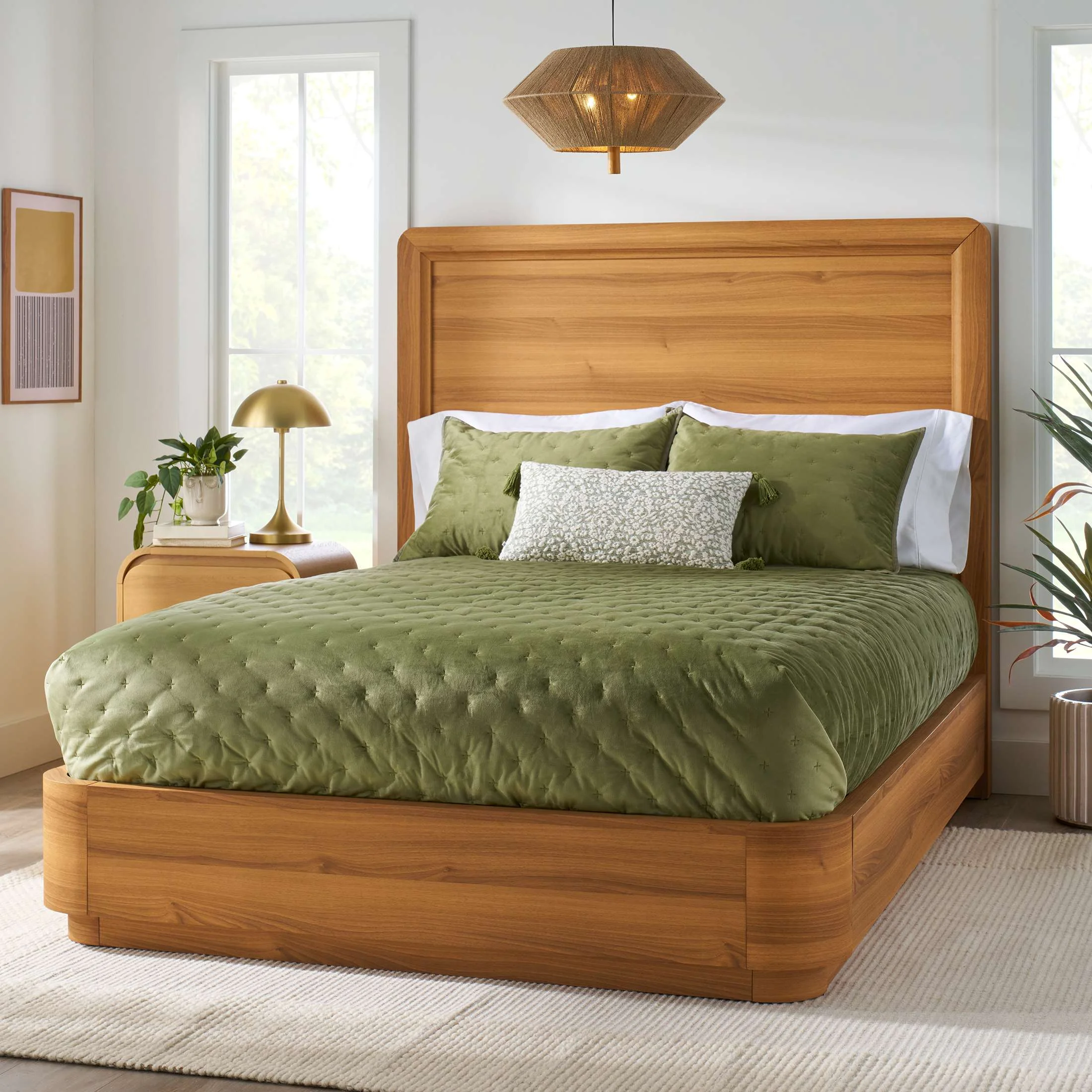 Better Homes & Gardens Juliet Curved Wood Platform Bed, Queen, Honey Brown