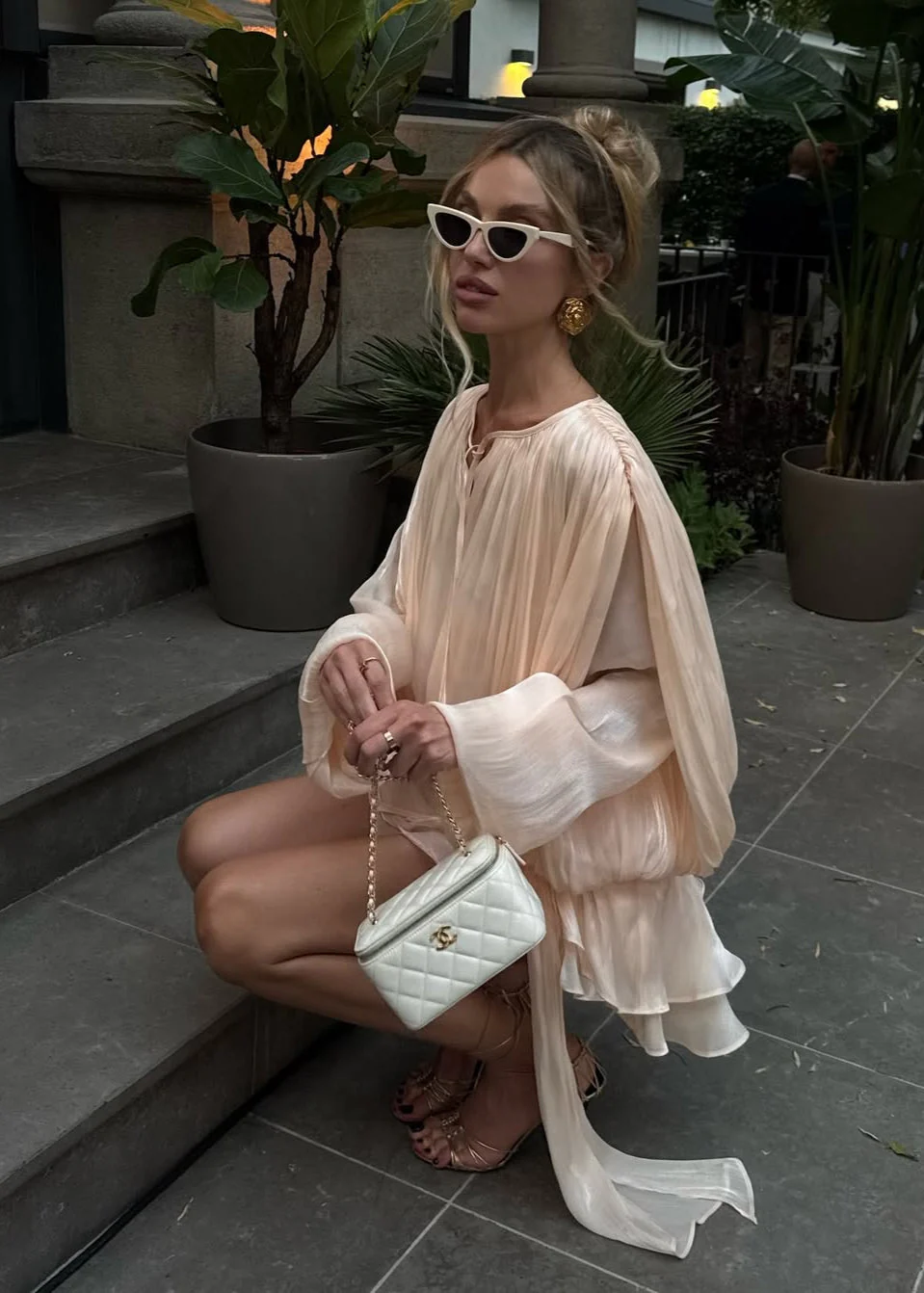 Robe mi-longue en satin champagne Estelle