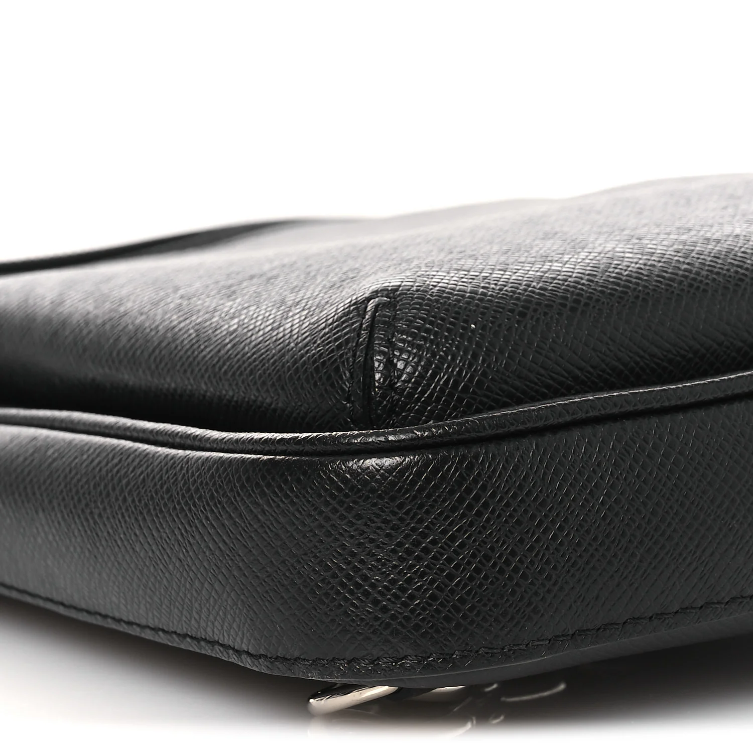 Taiga Avenue Sling Bag NM Black