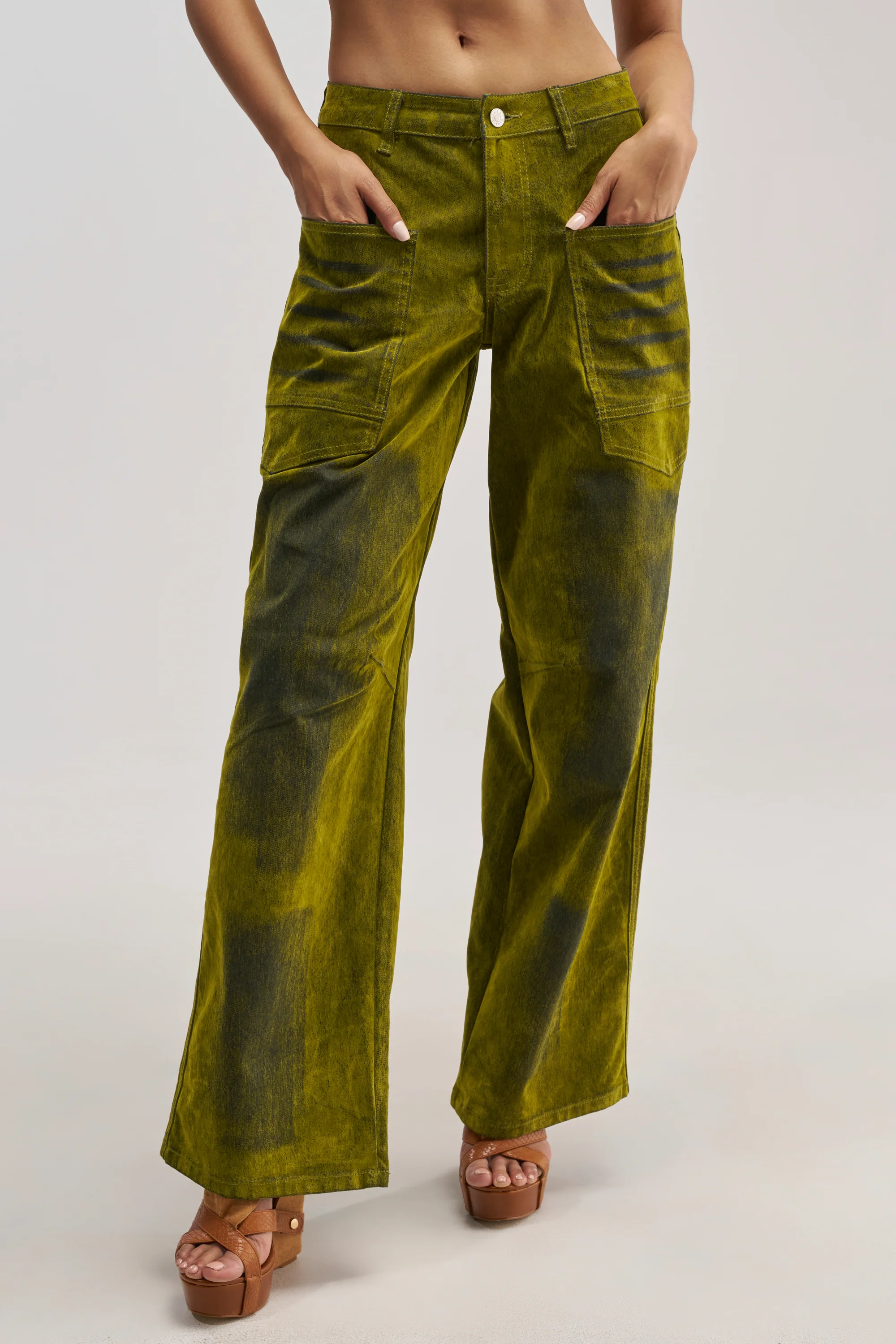 VALERIE VELVET EFFECT PANT IN GREEN - Akira Store