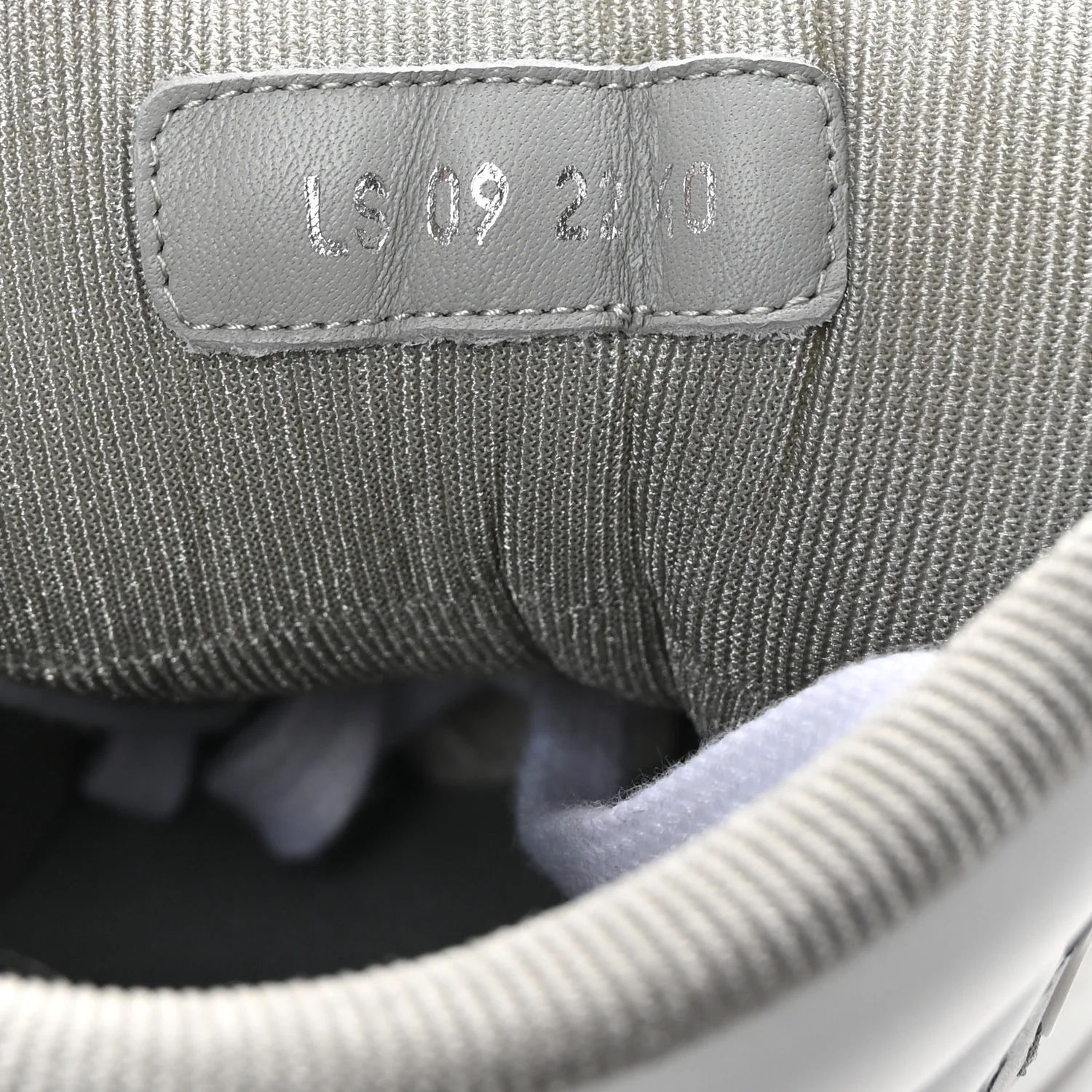 Smooth Calfskin Jacquard Oblique Mens B27 High Top Sneakers 40 Grey