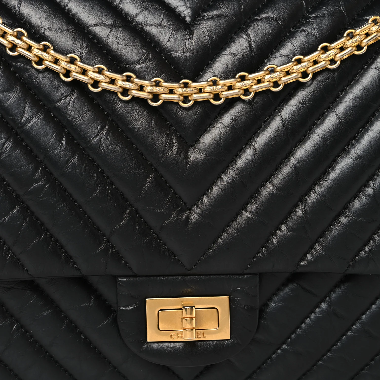 Aged Calfskin Chevron Quilted 2.55 Reissue 226 Flap  Black