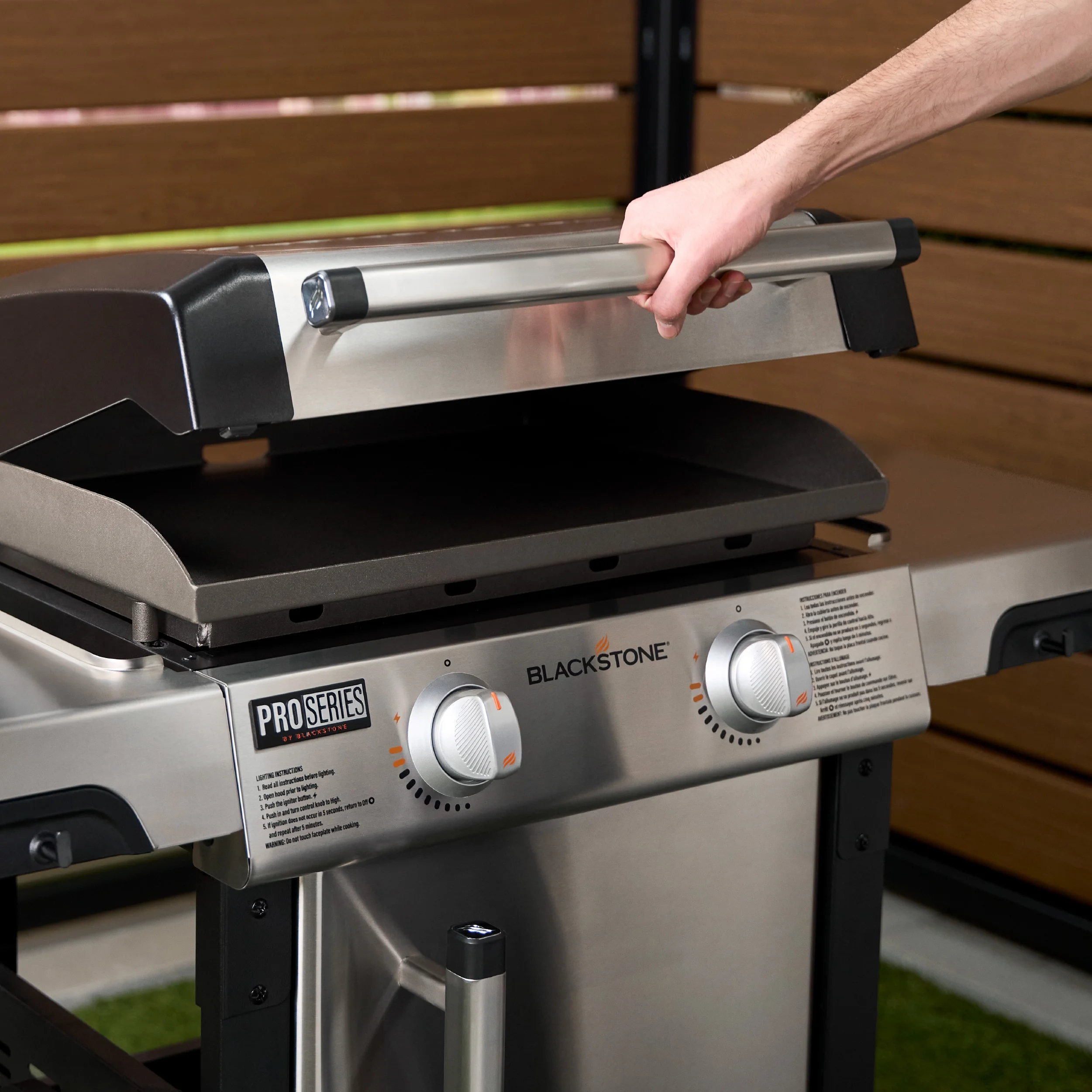 ProSeries 2-Burner 22" Propane Omnivore Griddle with Dual Side Shelves - Image 8