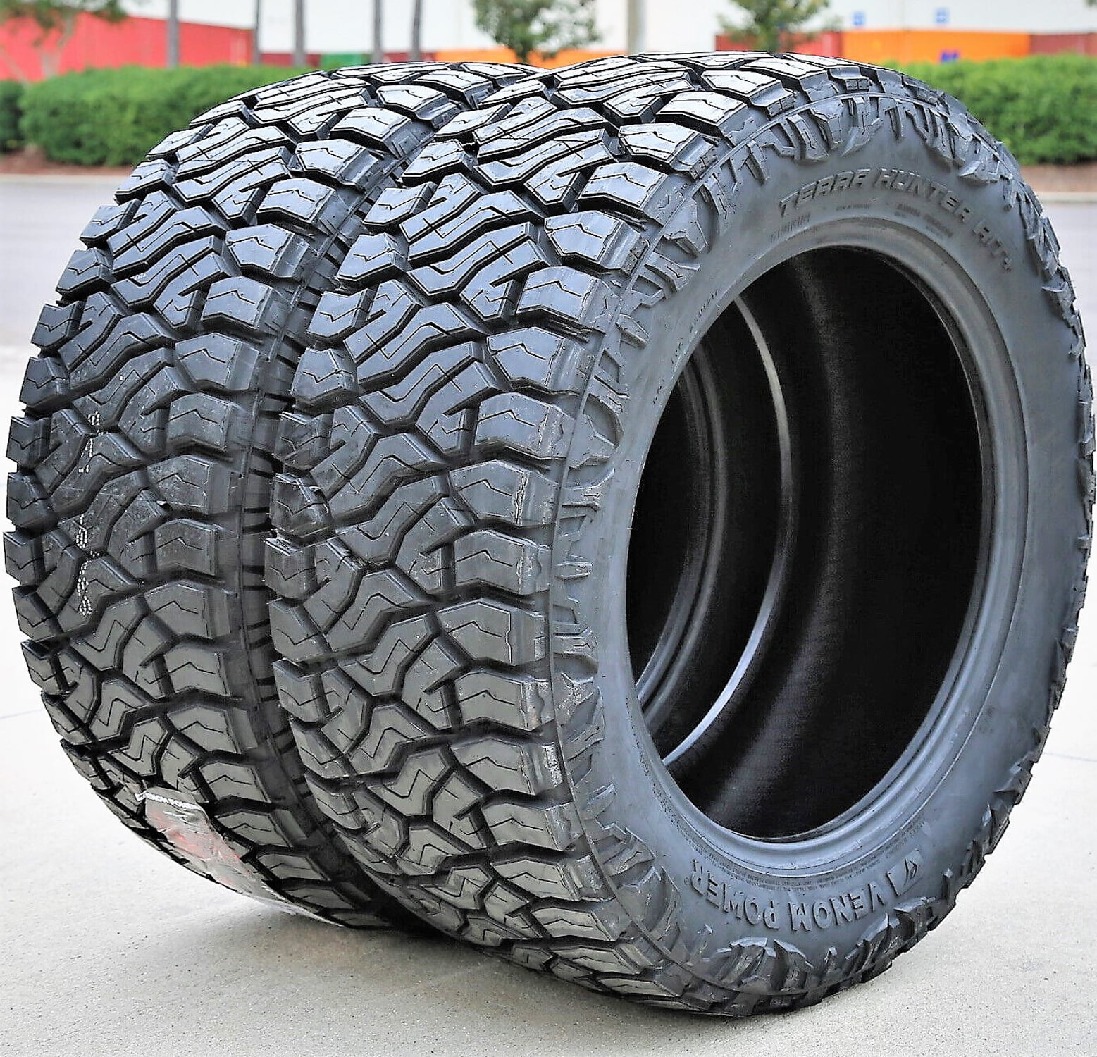 Venom Power Terra Hunter R/T+ 33X12.50R17 120Q E 10 Ply Rugged Terrain Light Truck Tire