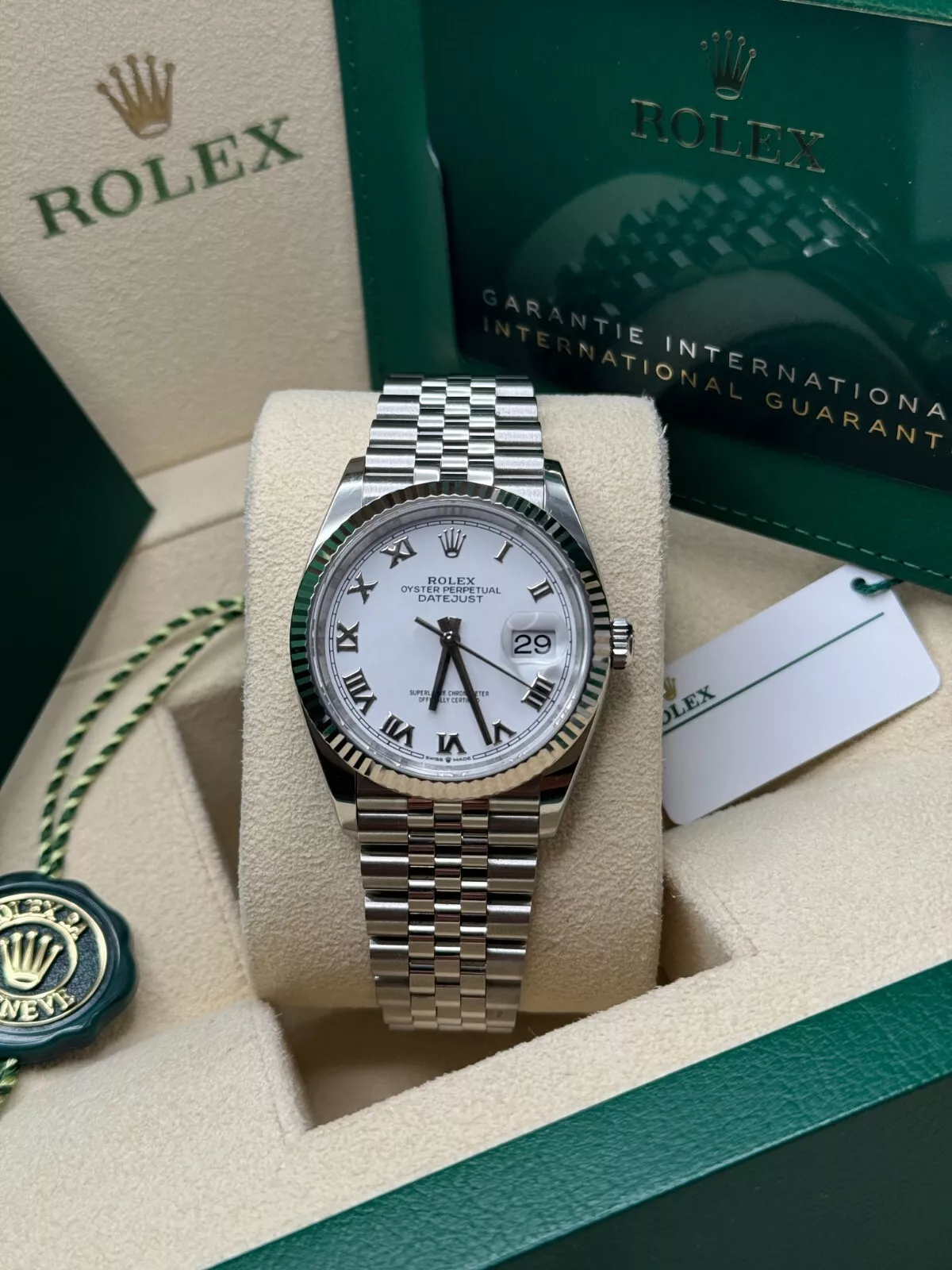 [Super Clone]RLX Datejust 41mm Smooth Bezel White Roman Dial Jubilee - 126300-0016