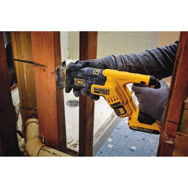 20V MAX XR Cordless Brushless Compact Reciprocating Saw with (1) 20V 3.0Ah Battery and Charger - Image 10