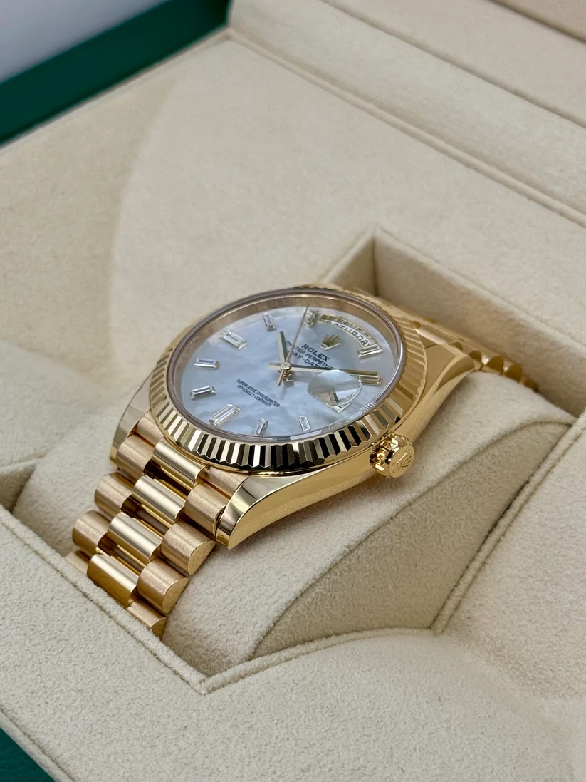 [Super Clone]RLX Day-Date 40mm Yellow Gold President  Mother of Pearl Diamond Baguette Dial - 228238
