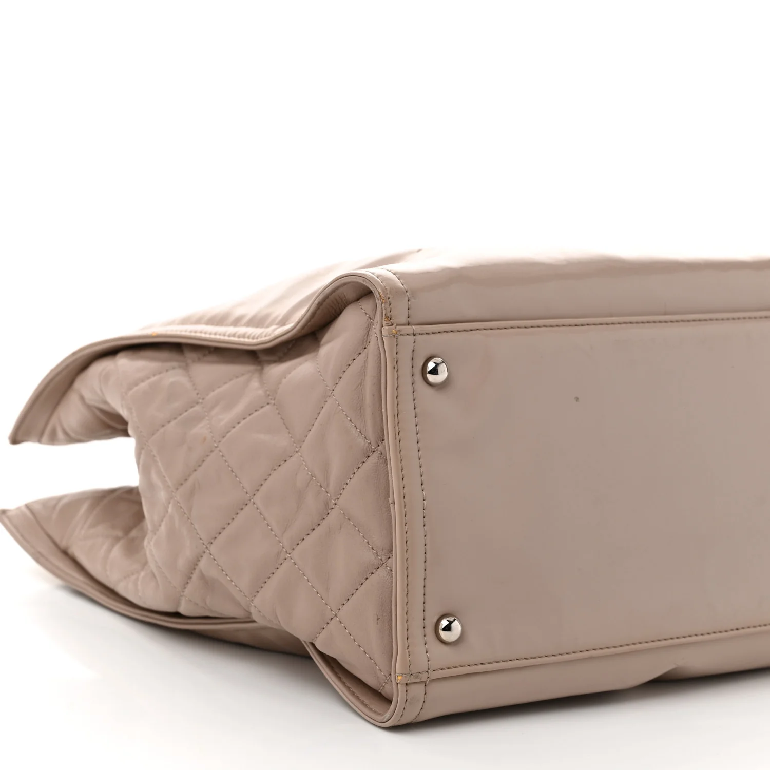 Vinyl Large Lipstick Tote Dark Beige
