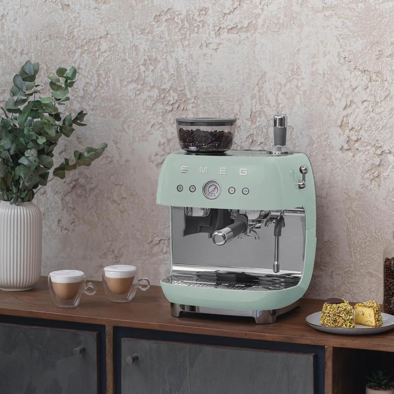 Espressomaskin EGF03 2,4L m/kaffekvern pastellgrønn