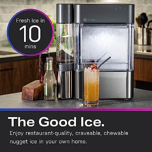 Machine à glaçons GE Profile Opal 2.0 XL avec réservoir de 3,8 litres (1 gallon) et glaçons en pépites croquantes à croquer.