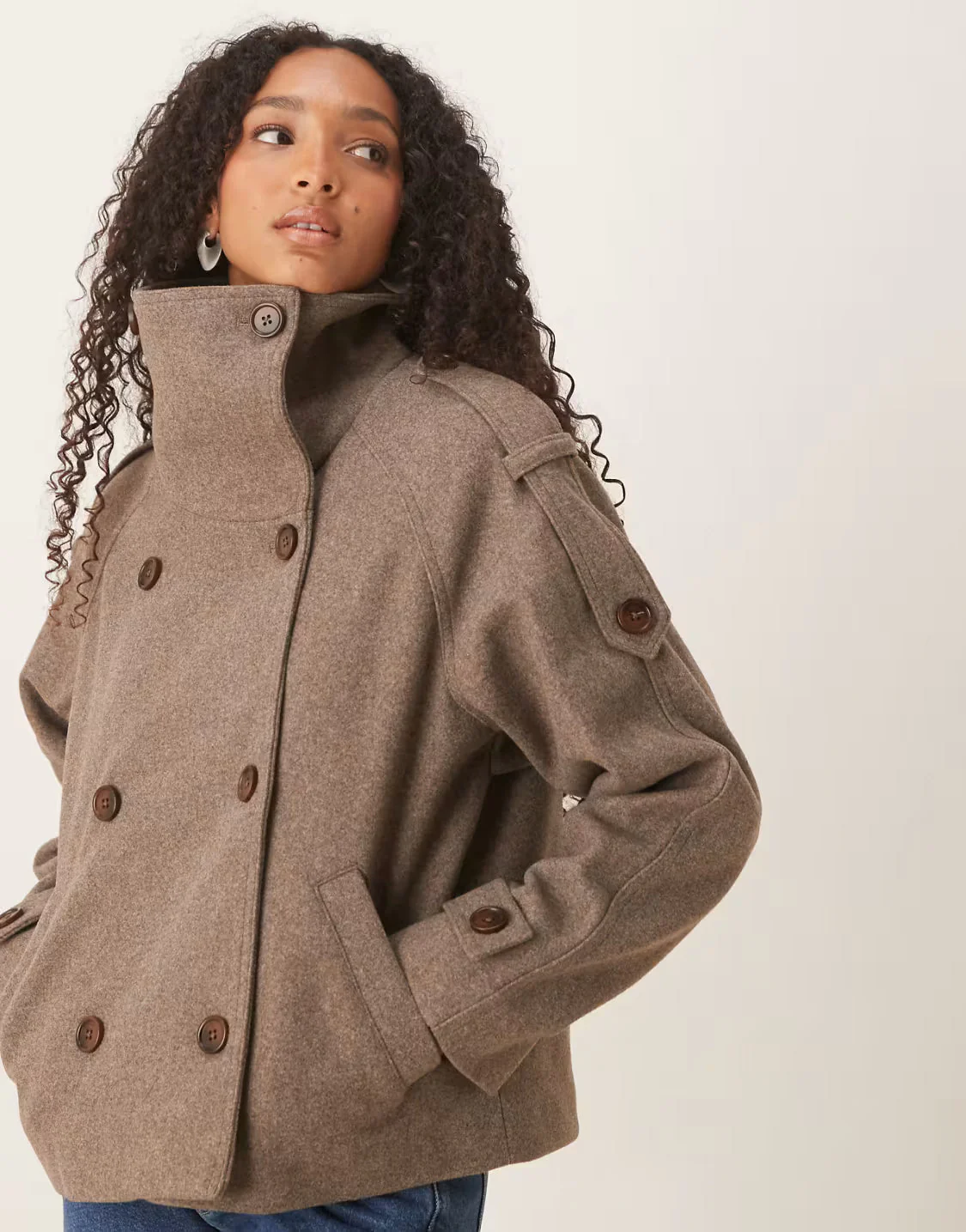Manteau caban chic en laine pour l'automne