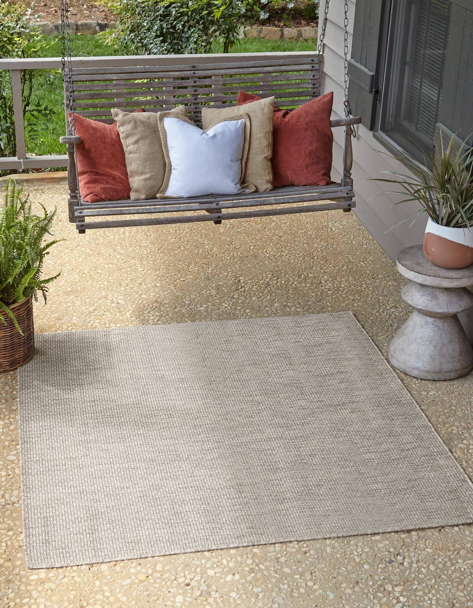 Unique Loom Outdoor Solid Light Gray 5 ft. Square Area Rug