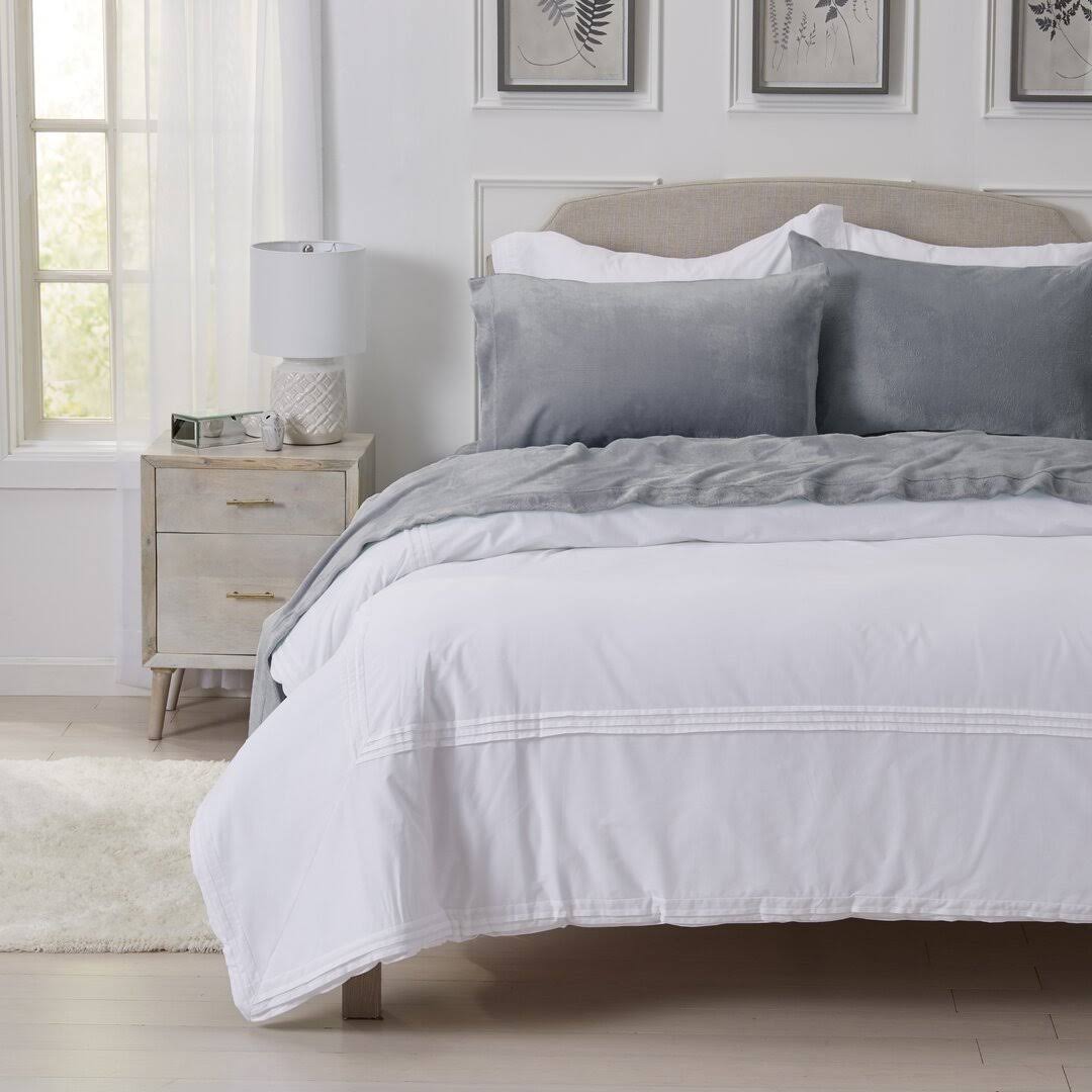 Tribeca Velvet Plush Microfiber Sheet Set Latitude Run Color: Gray, Size: Queen