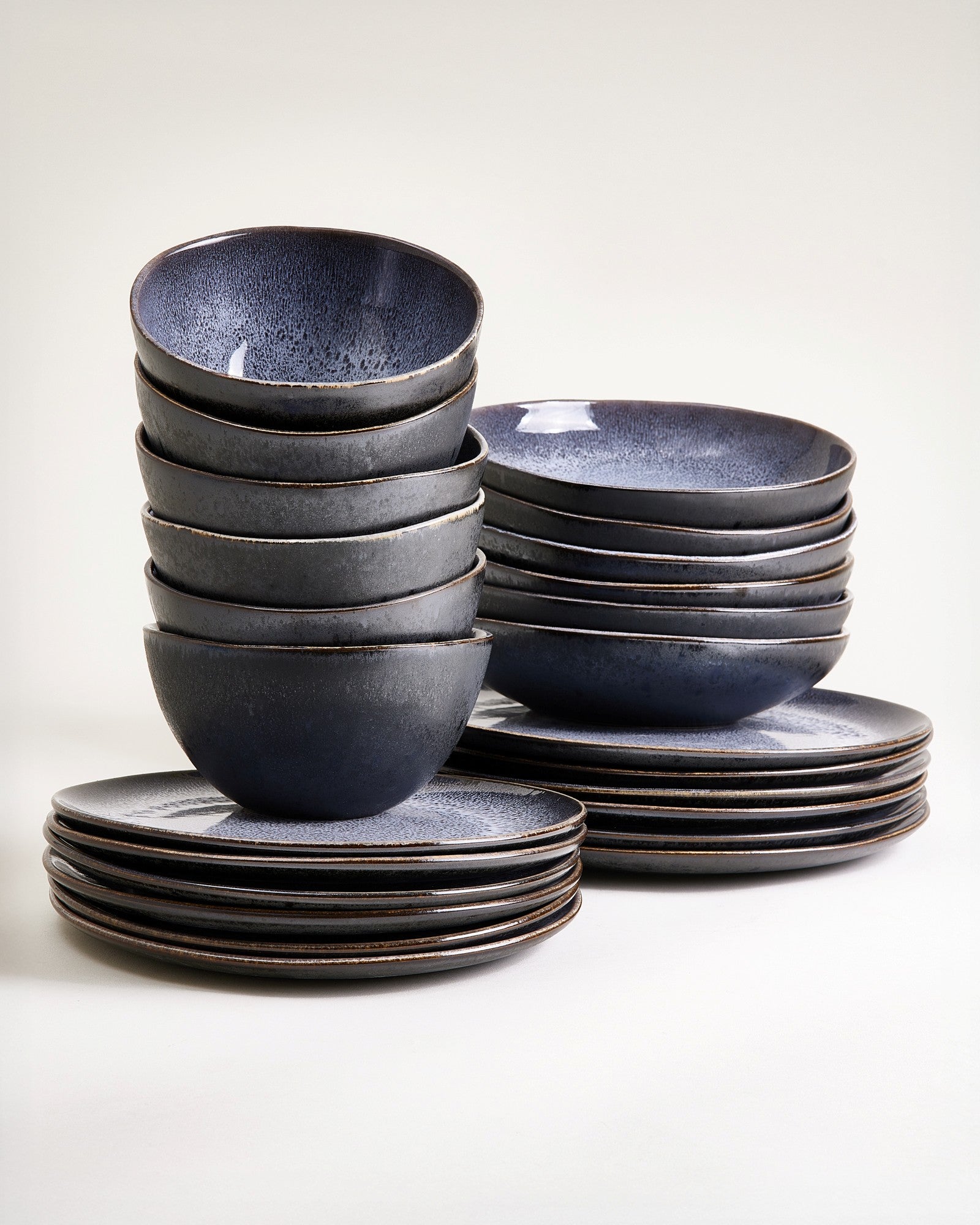 AREIA - TABLEWARE SET CLASSIC BLACK 24 PIECES