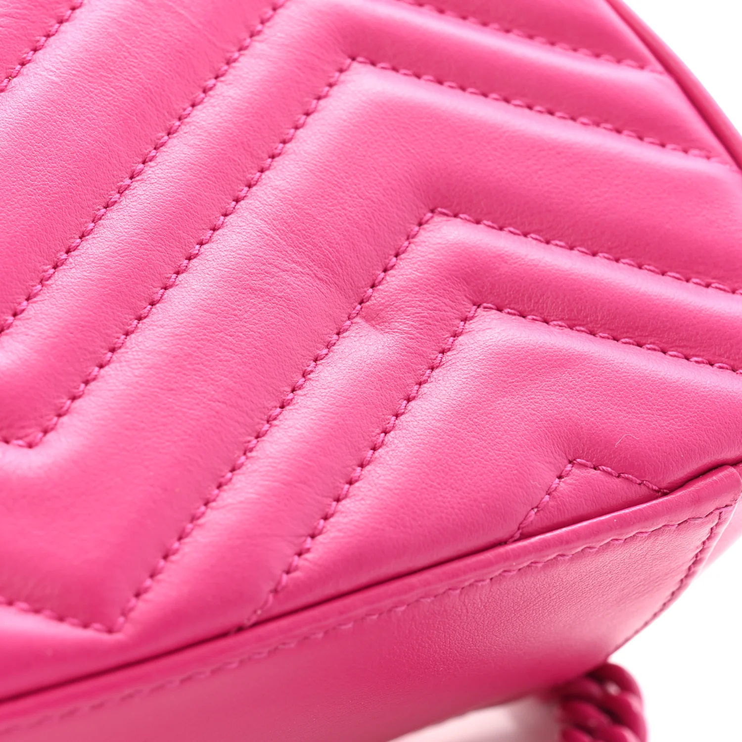 Calfskin Matelasse Monochrome Mini GG Marmont Top Handle Shoulder Bag Classic Fuxia