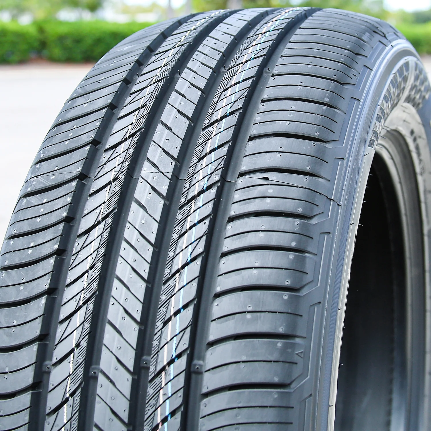 Set of 4 (FOUR) Kumho Crugen HP71 235/55R17 103V XL A/S All-Season Tires
