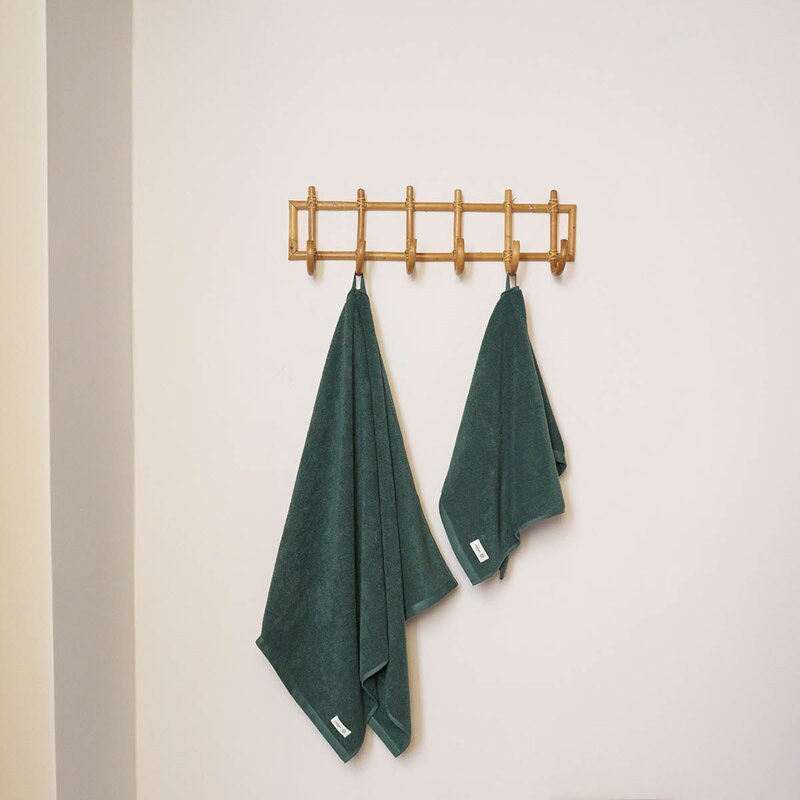 MILD gavesett med håndkle og badelaken dark green