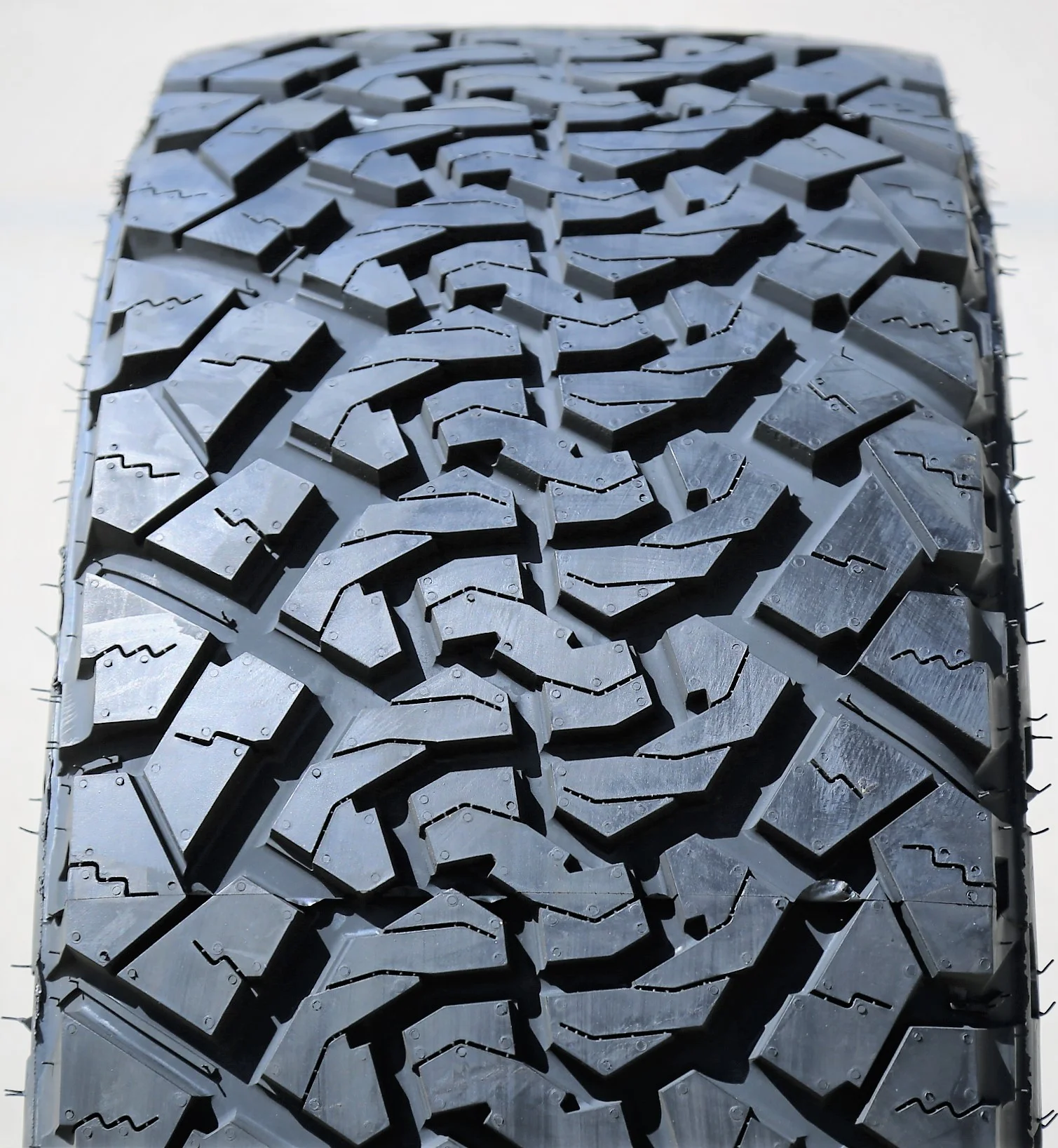 Venom Power Terra Hunter X/T 285/45R22 114T XL Extreme Terrain Tire